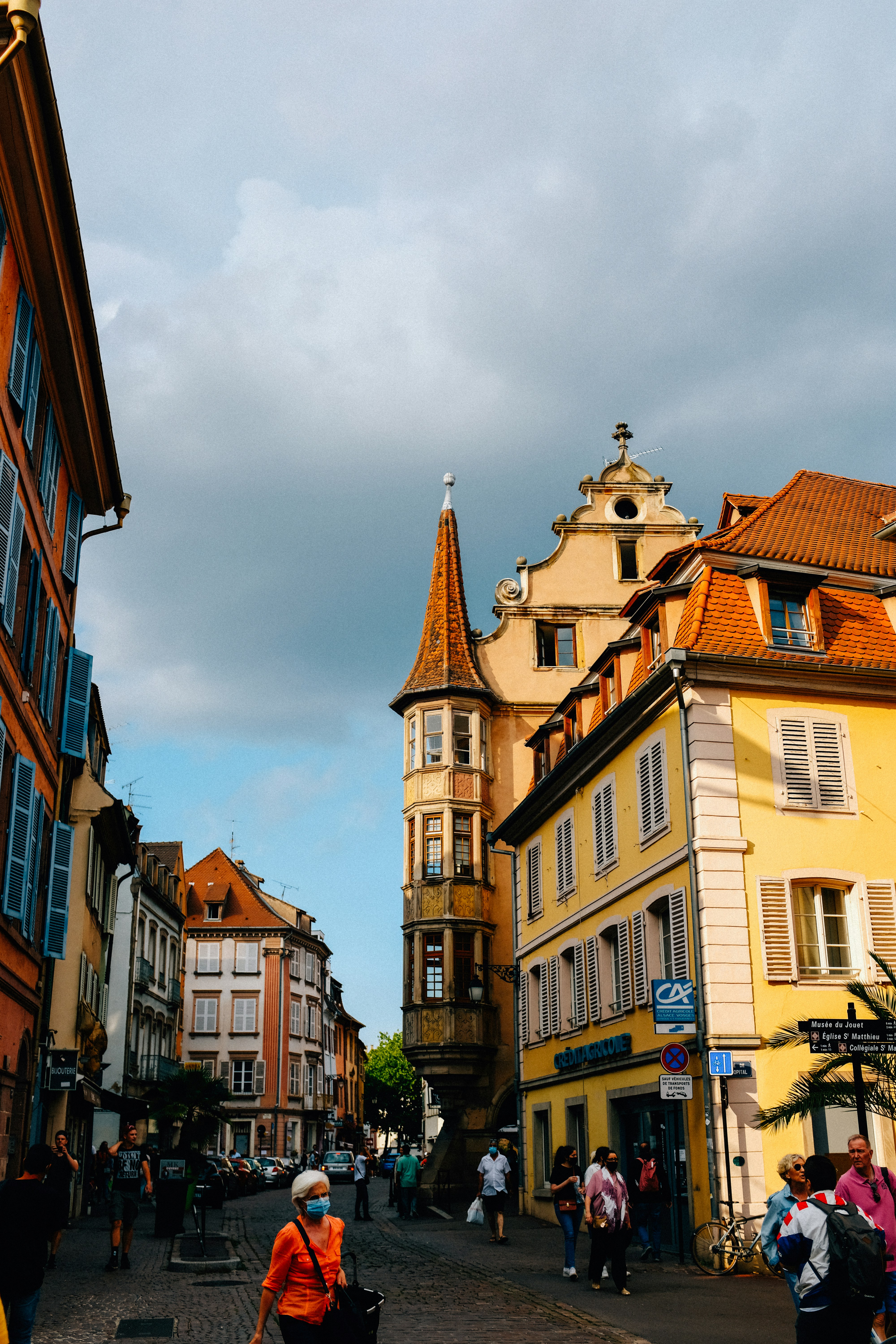 Photo by adrienolichon