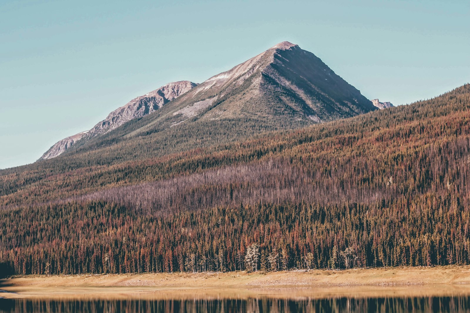 Summer road trips near Nova Hotels across Alberta, Saskatchewan and Northwest Territories