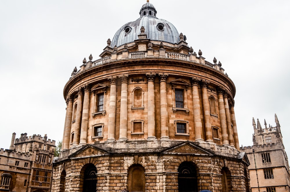 a large building with a dome on top of it