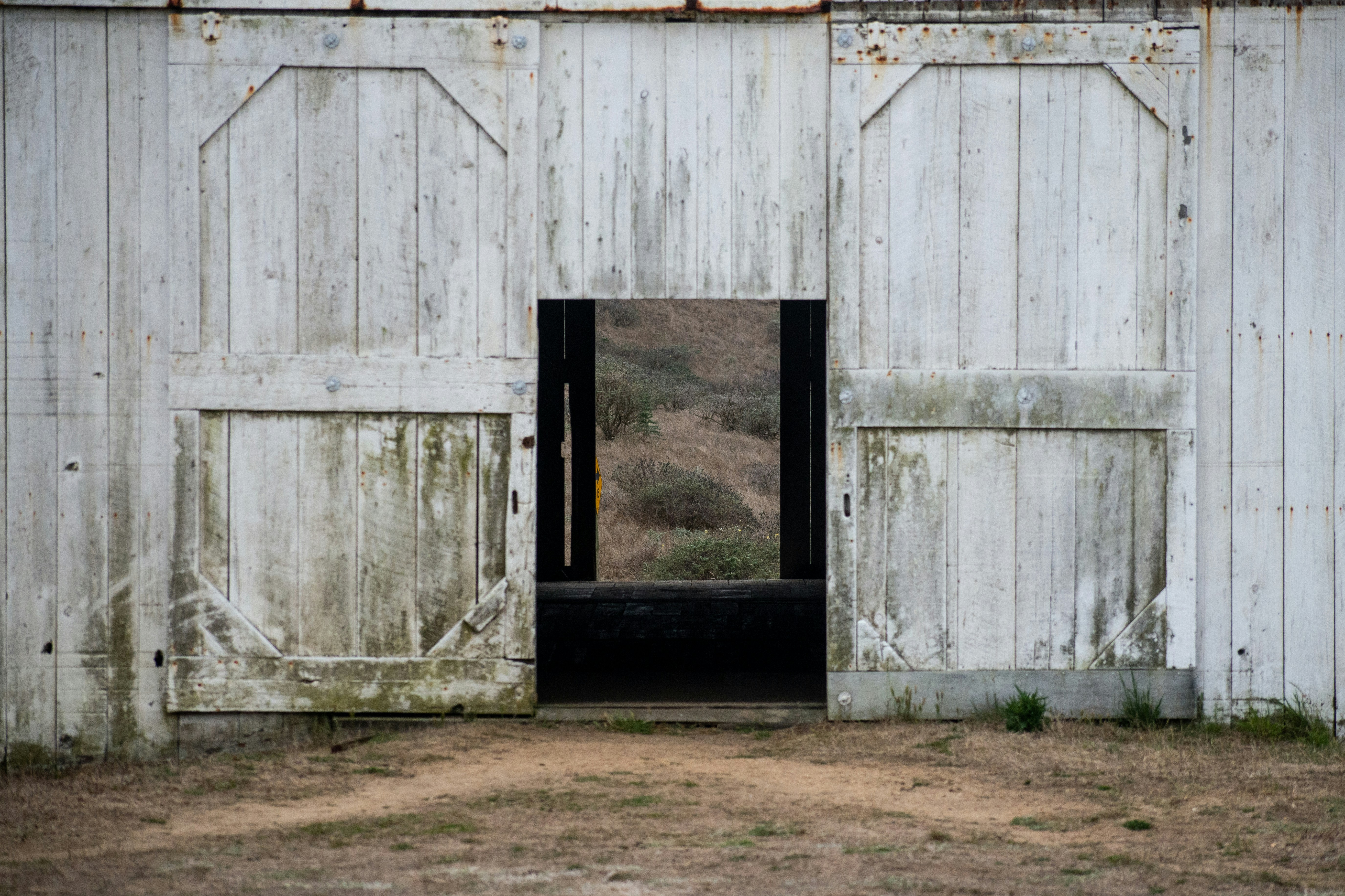 A barn door is open on a farm photo Free Nature Image on Unsplash