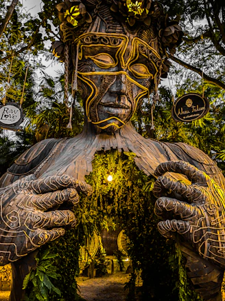 Ven a la Luz Tulum statue