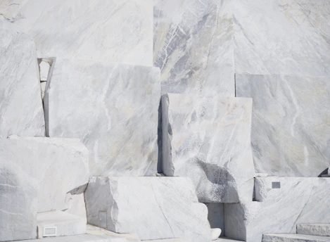 gray rock formation during daytime