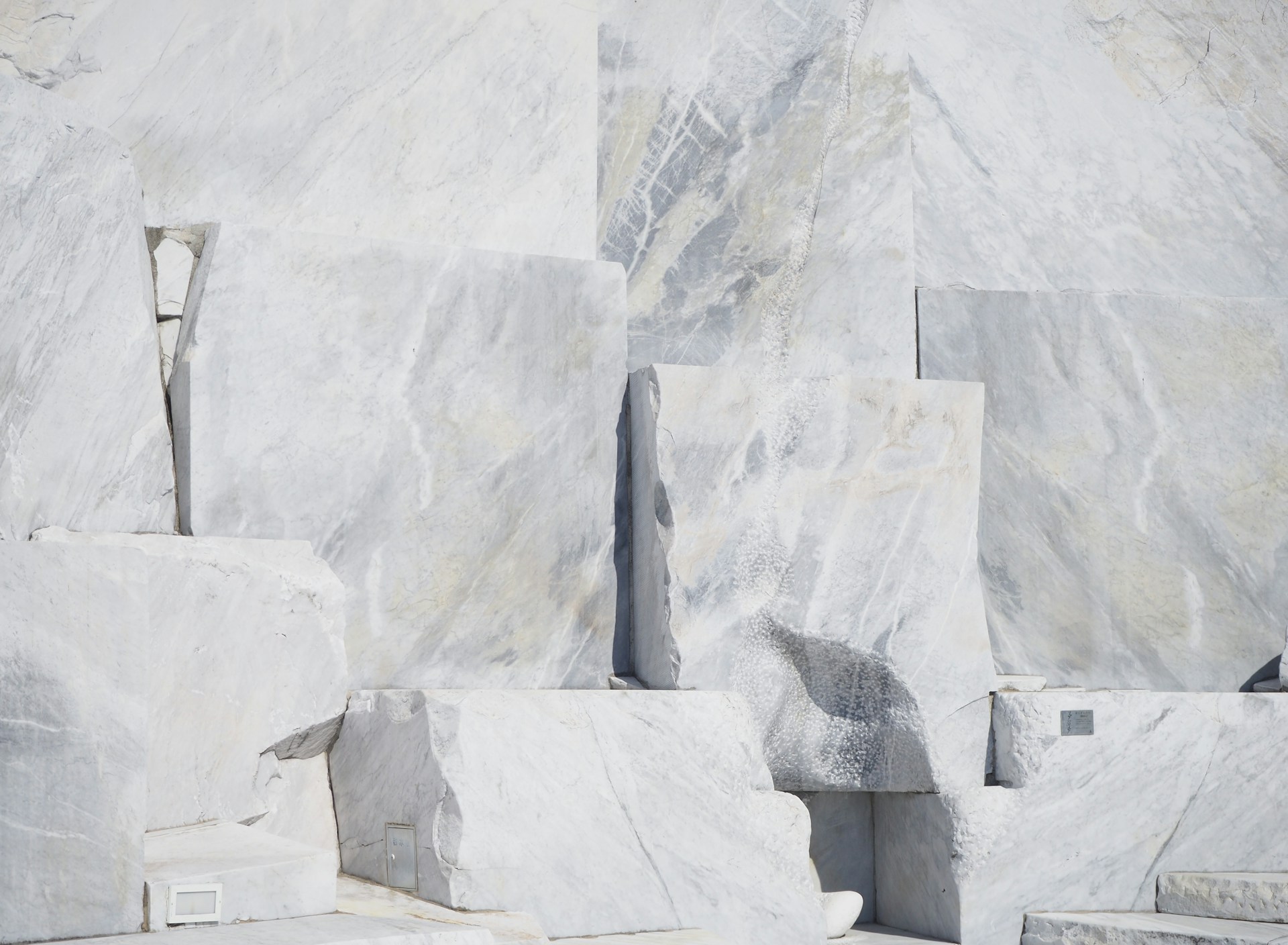 gray rock formation during daytime