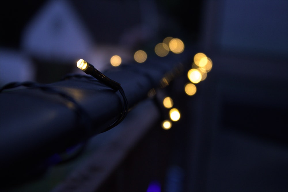 Fotografía bokeh de micrófono negro