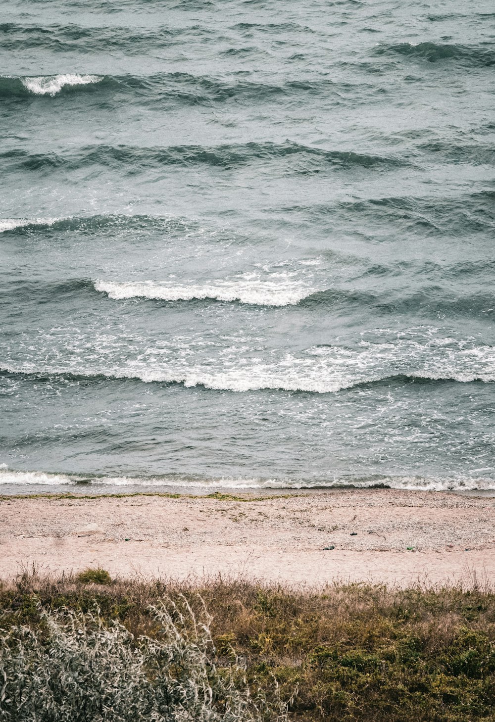 blue sea waves during daytime