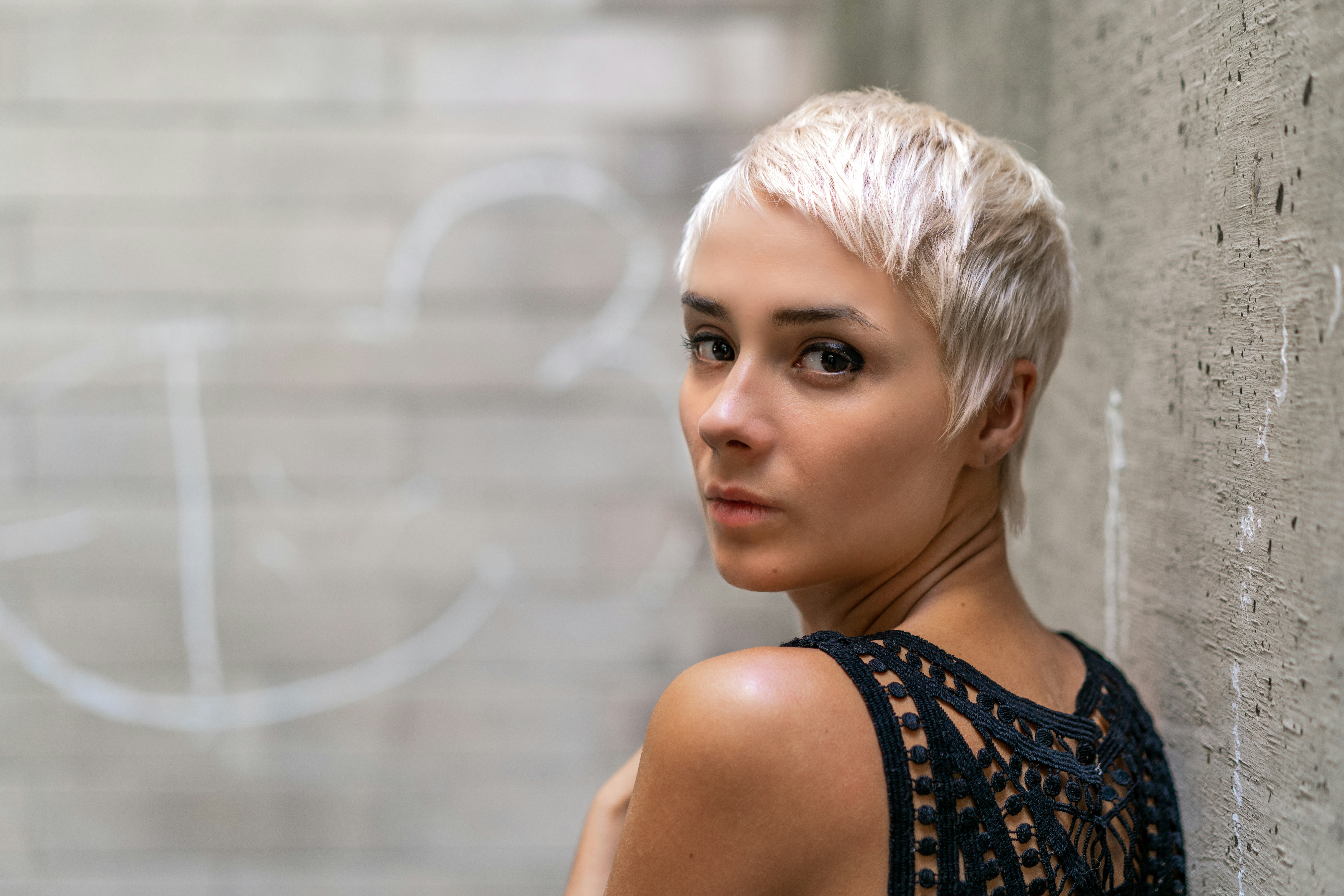 a bowl pixie with short bangs