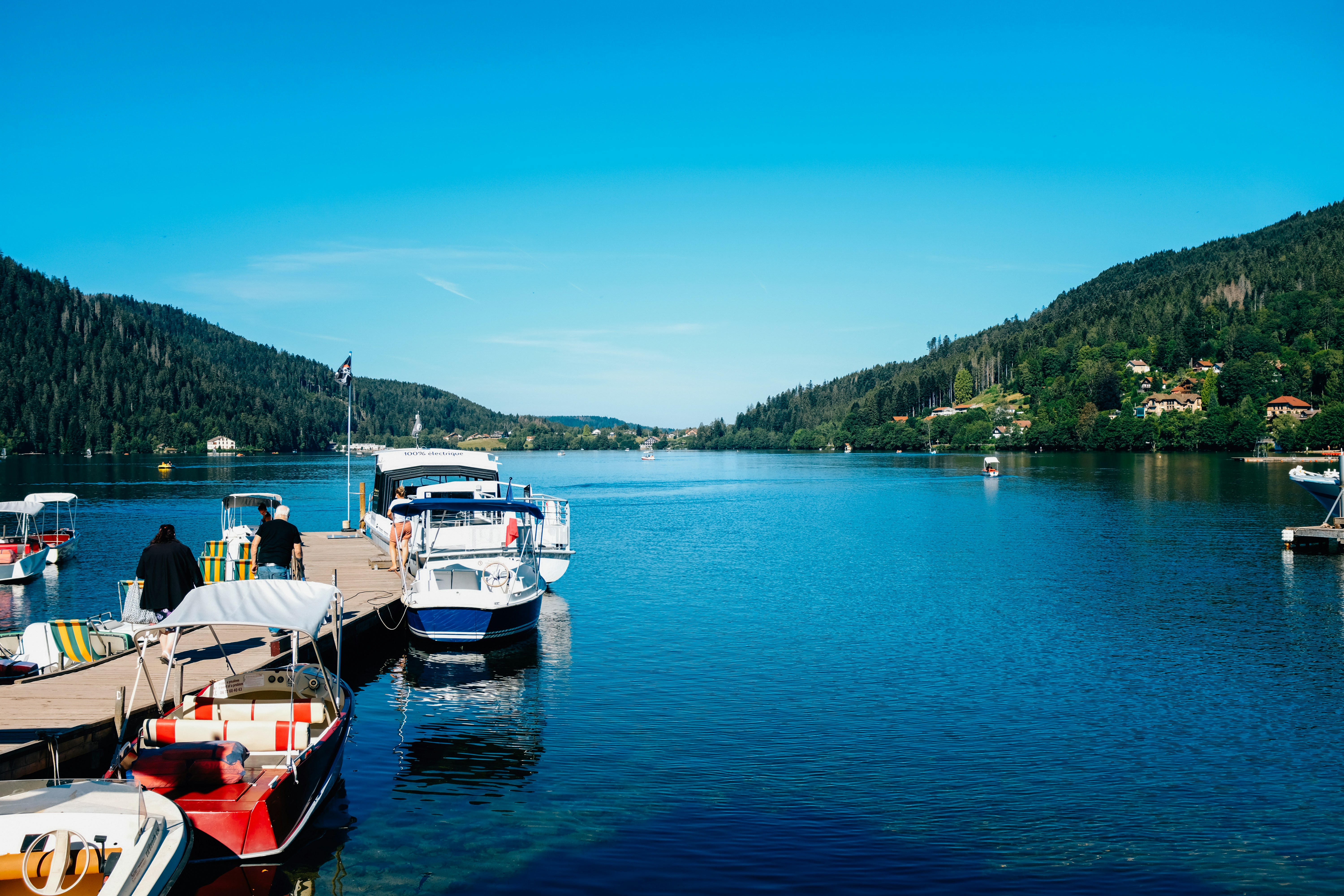 Photo by adrienolichon