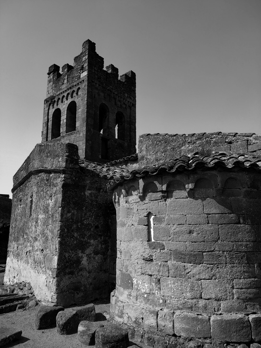 grayscale photo of concrete building