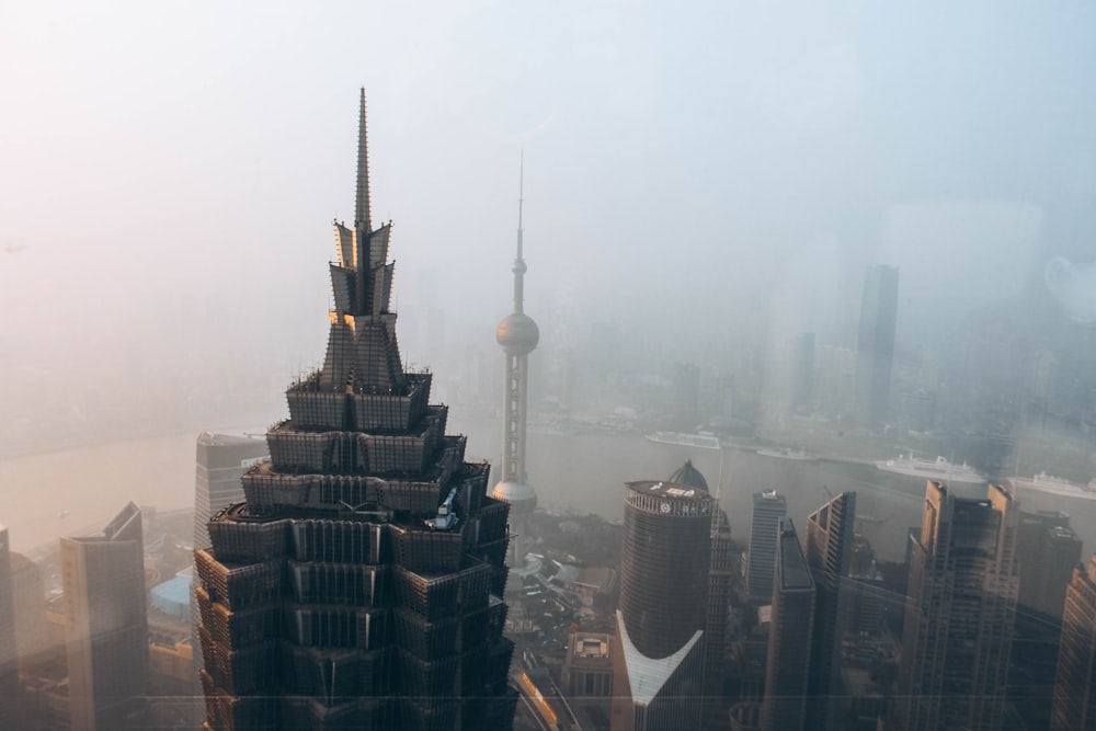 Vista aérea de los edificios de la ciudad durante el día