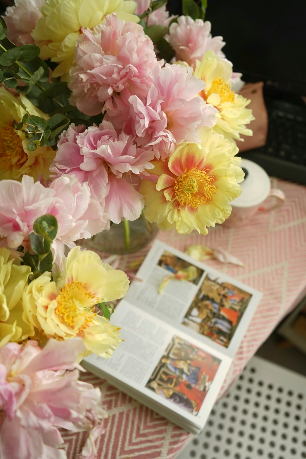 pink and yellow flower bouquet