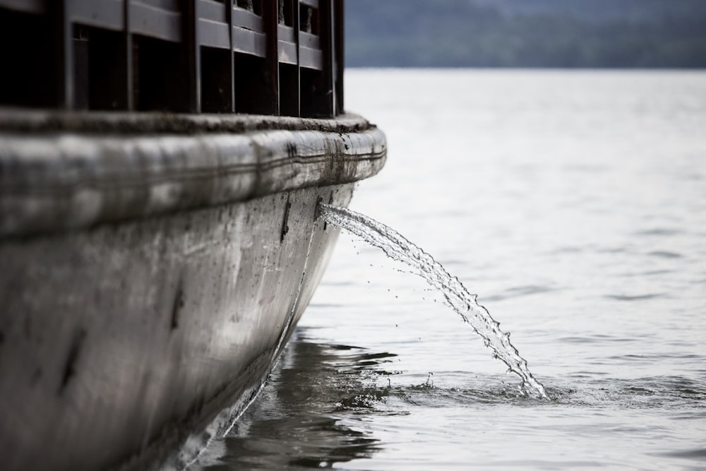 water fountain in the middle of the sea