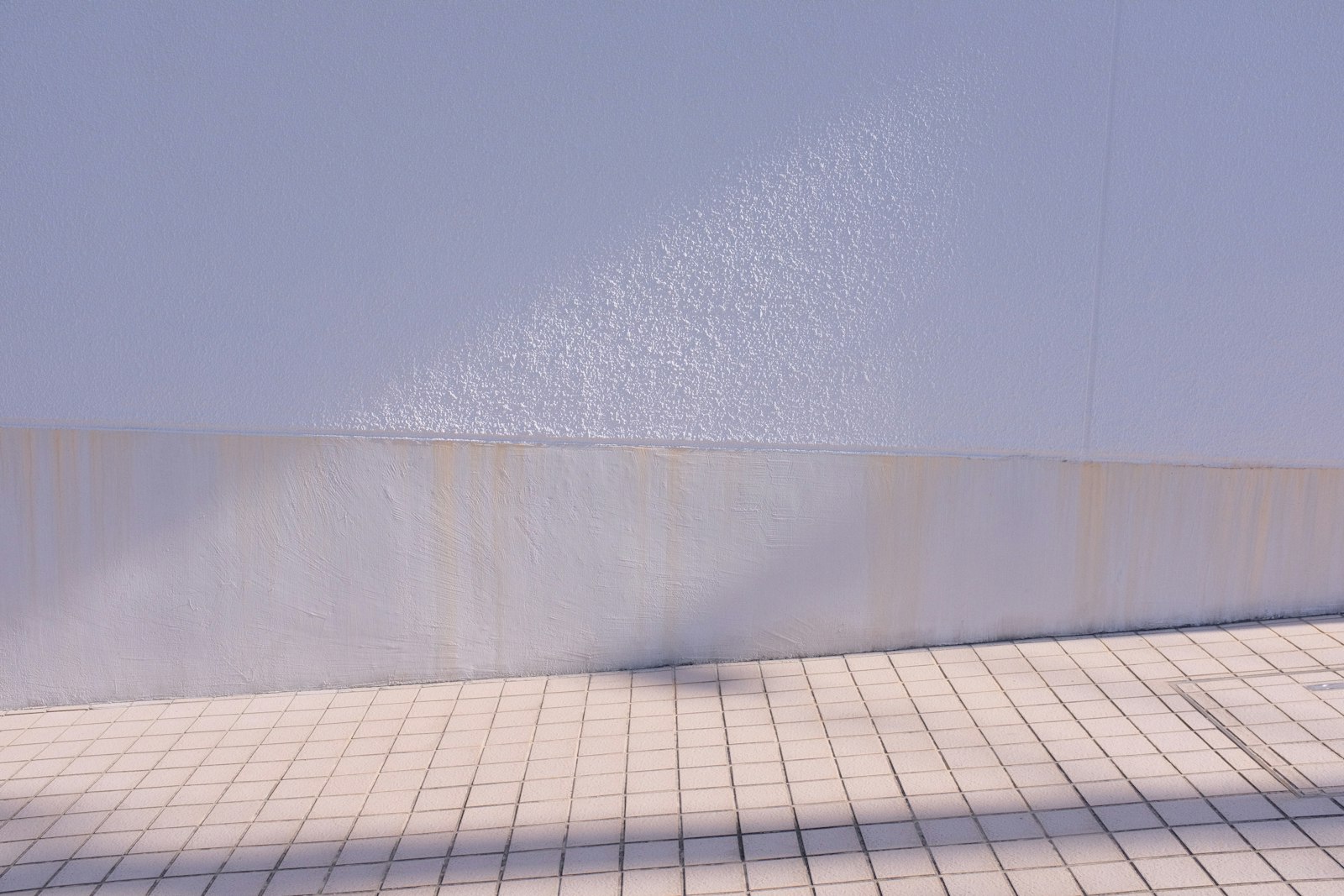 Fujifilm X100F sample photo. White concrete wall during photography