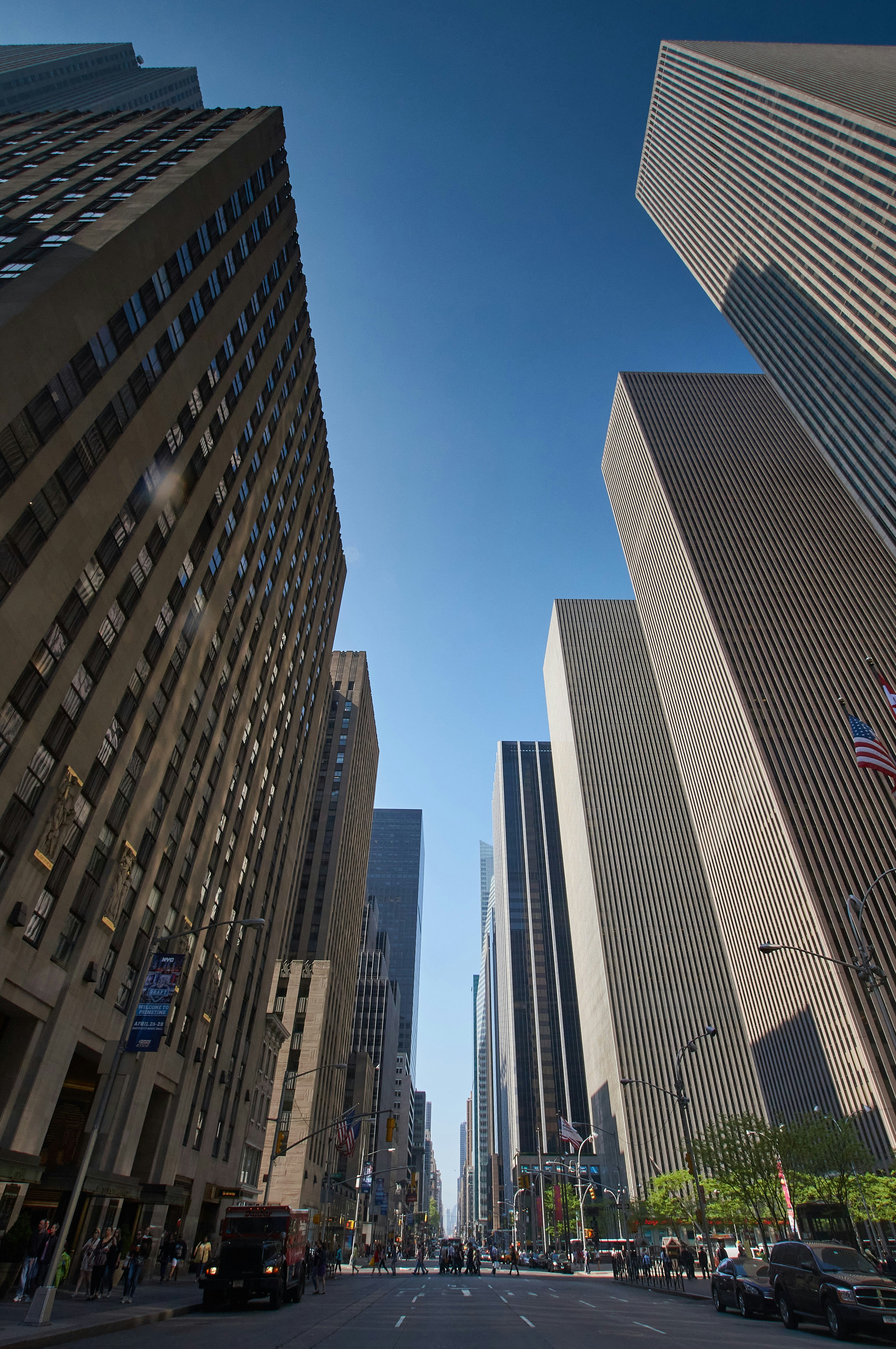 UBS Maintains Neutral on Lincoln National, Raises Price Target to $43