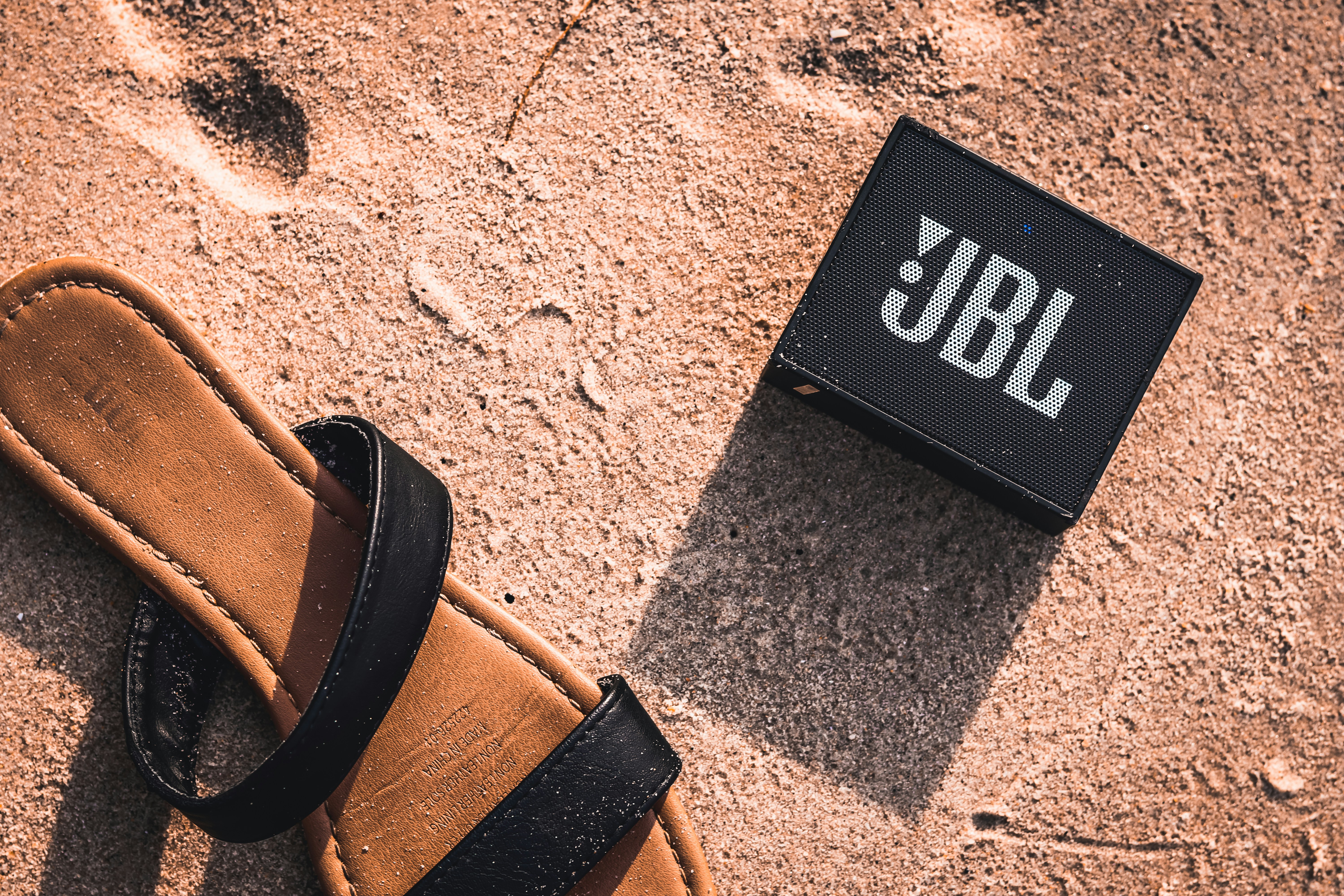 Cool Gear for Sunny Days: The Must-Have Beach Equipment of 2023