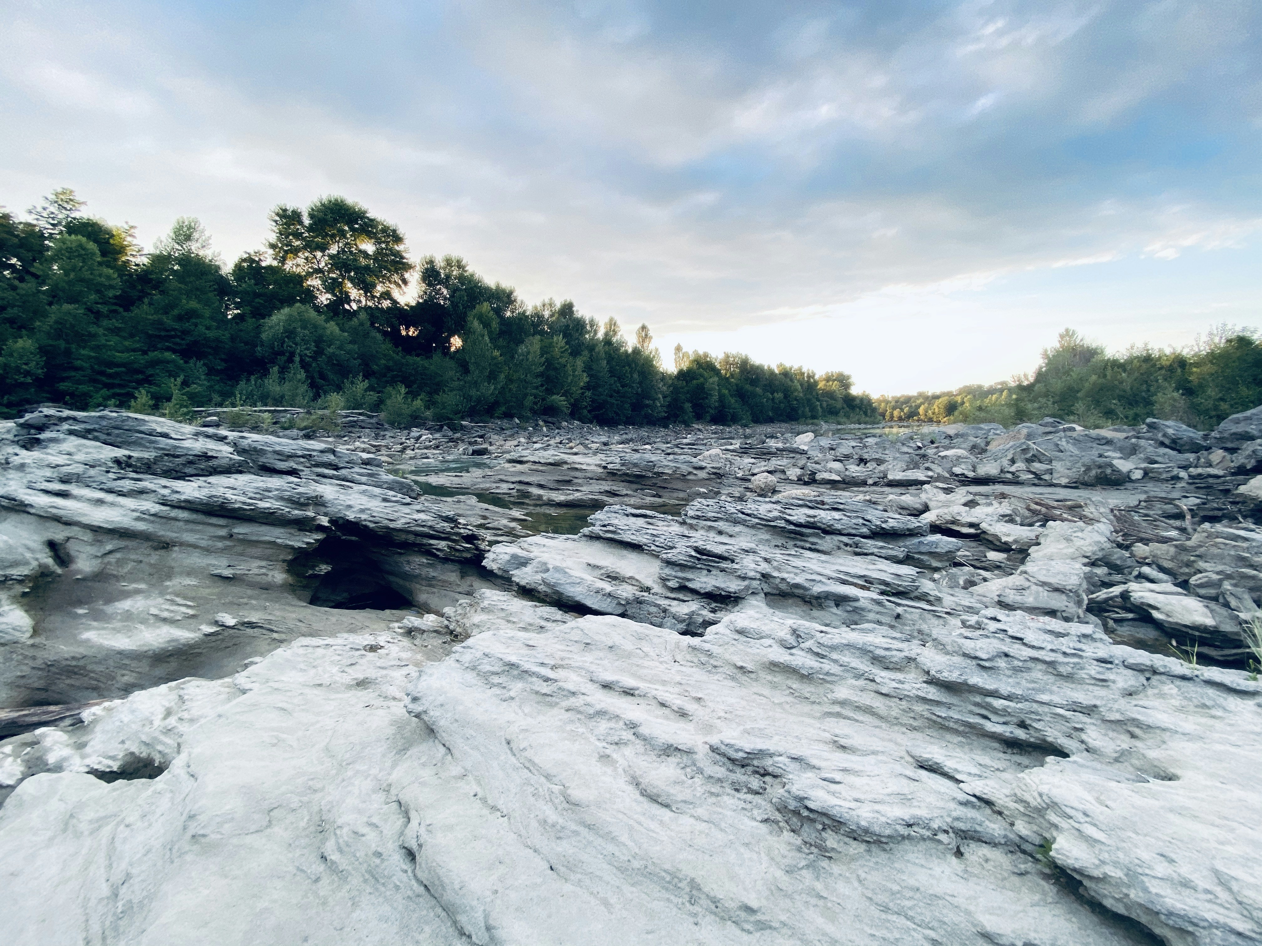 A rocky landscape with trees in the background photo – Free Г. майкоп ...