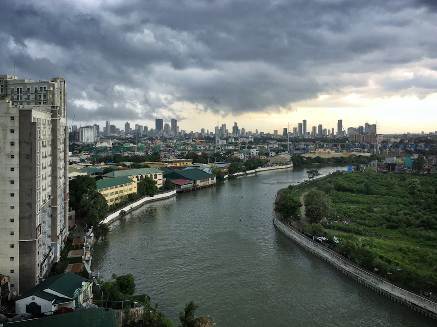 Manila skyline and waterway — Pasig River, Philippines