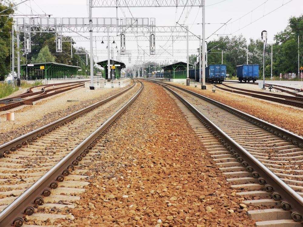 train rail tracks during daytime