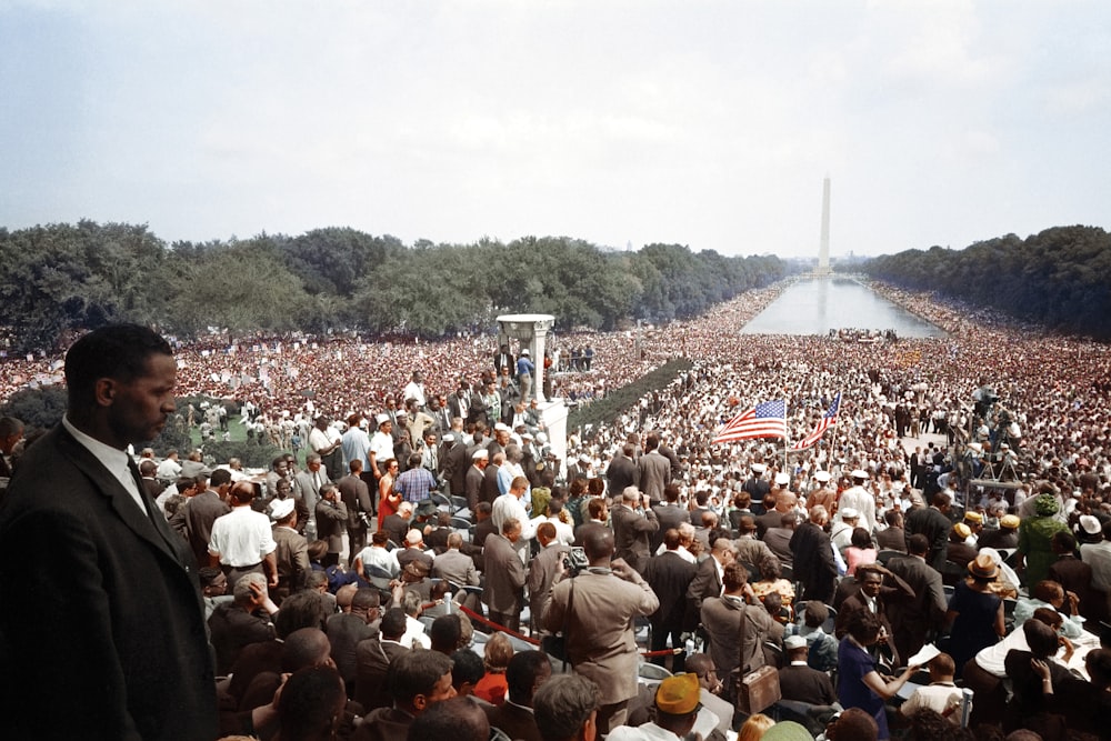 Durante a Marcha sobre Washington, uma multidão se estende do Lincoln Memorial ao Monumento a Washington
