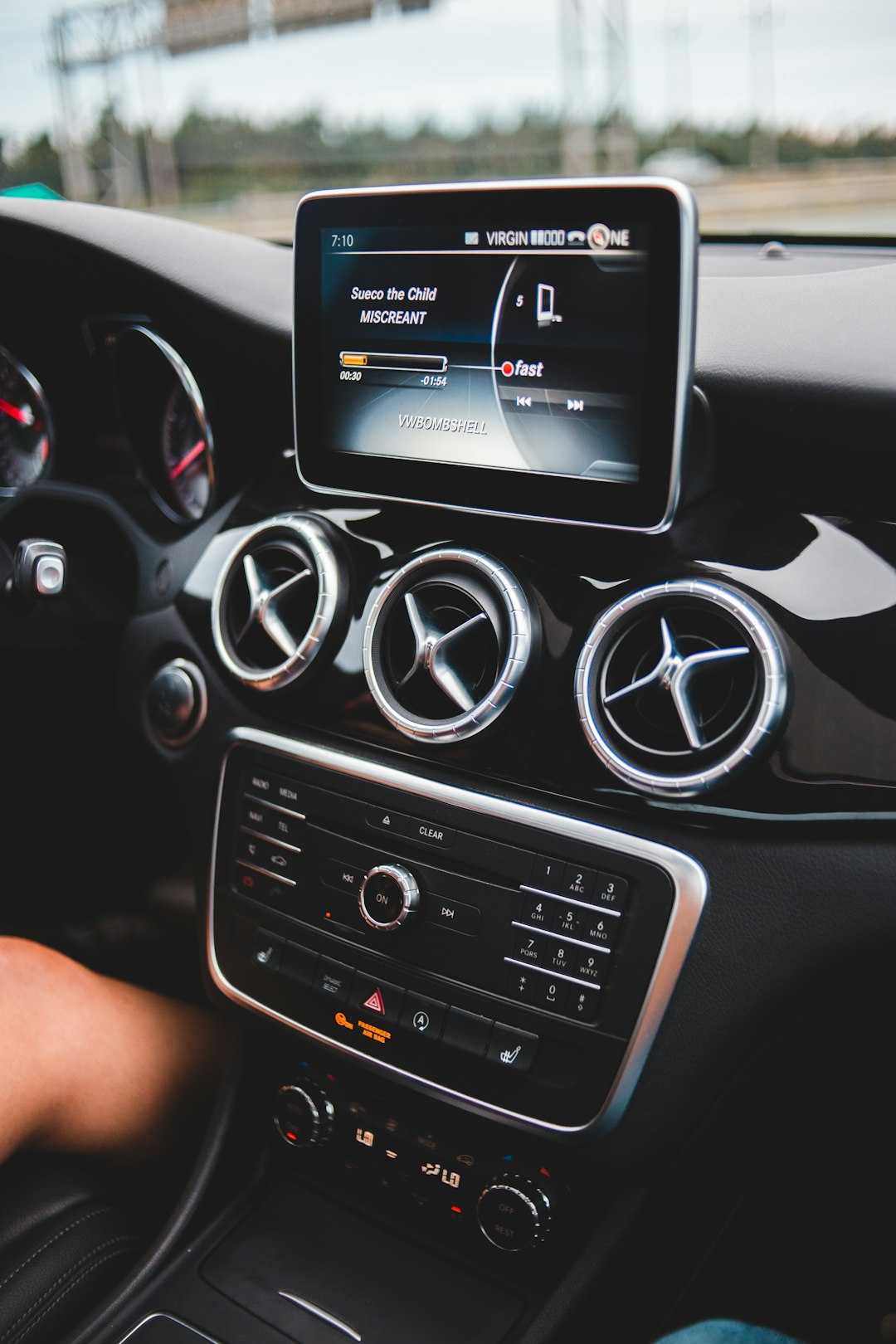 black and silver car stereo