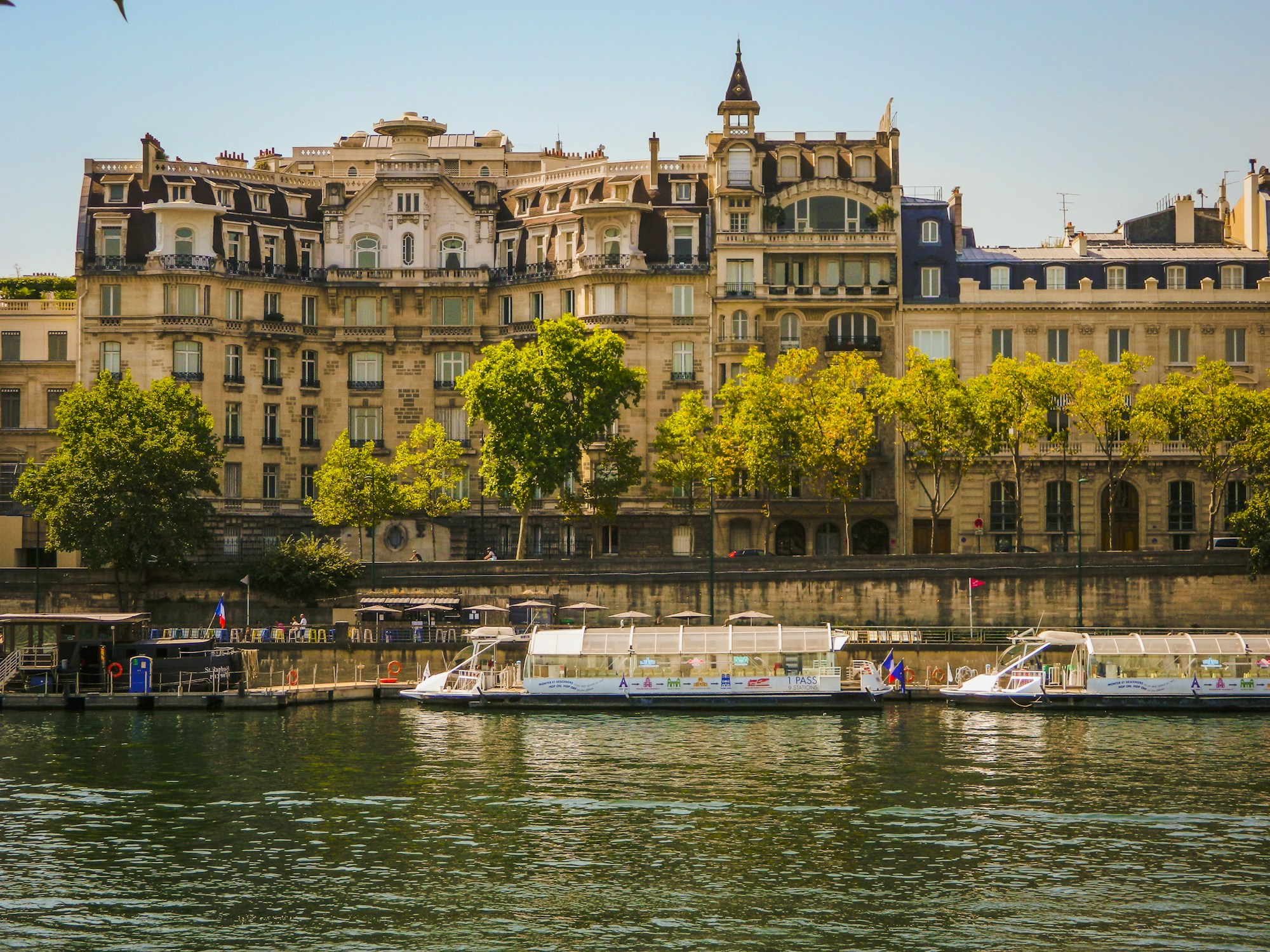 Discover the Delights of Ivry-sur-Seine's Local Cuisine