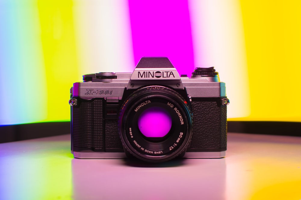 Fotocamera reflex digitale Nikon nera e argento