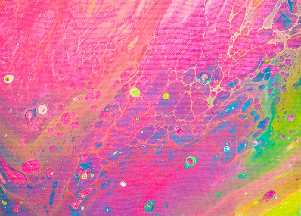 핑크와 화이트 물방울 무늬 직물