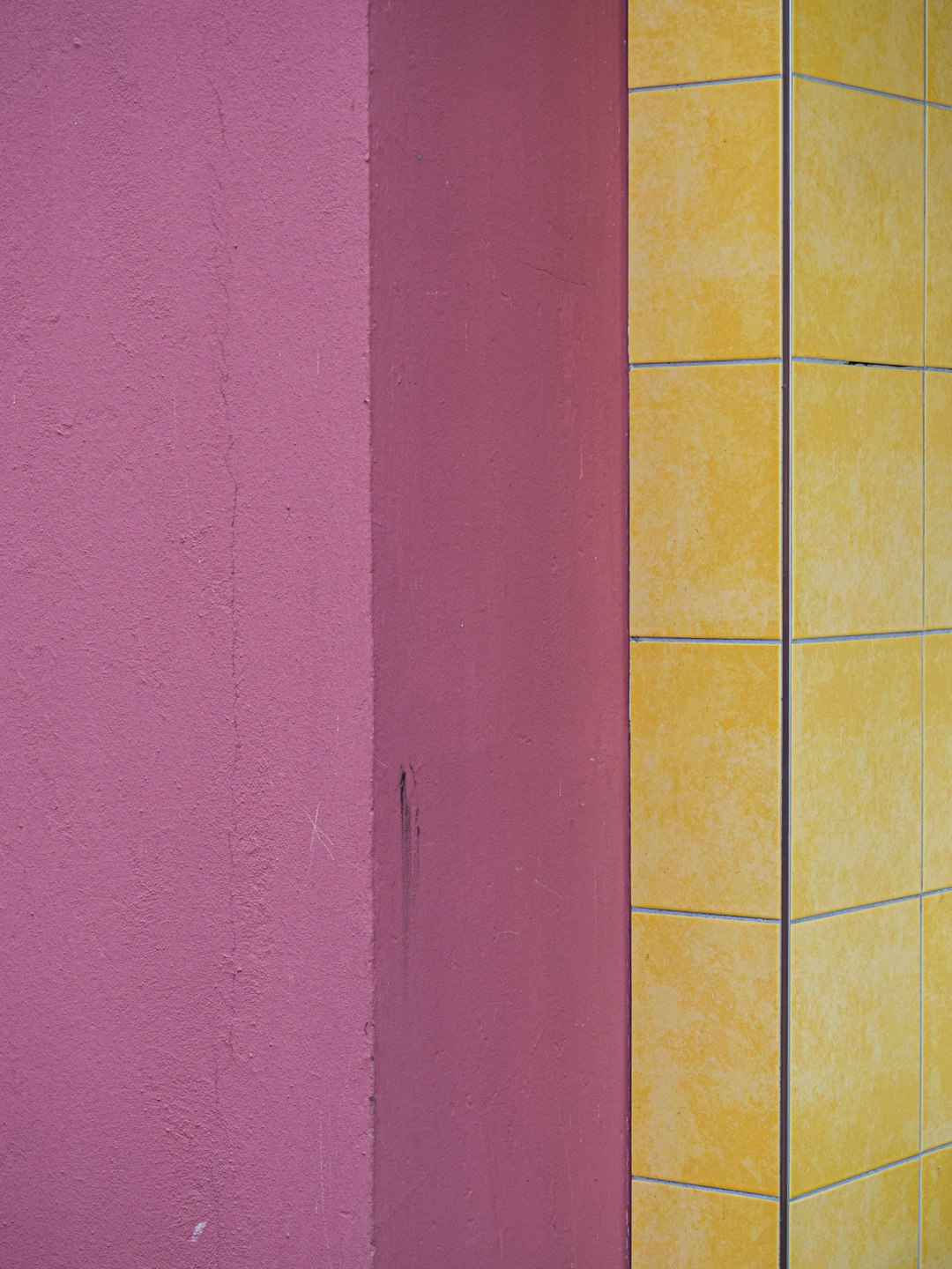 white and brown ceramic tiles