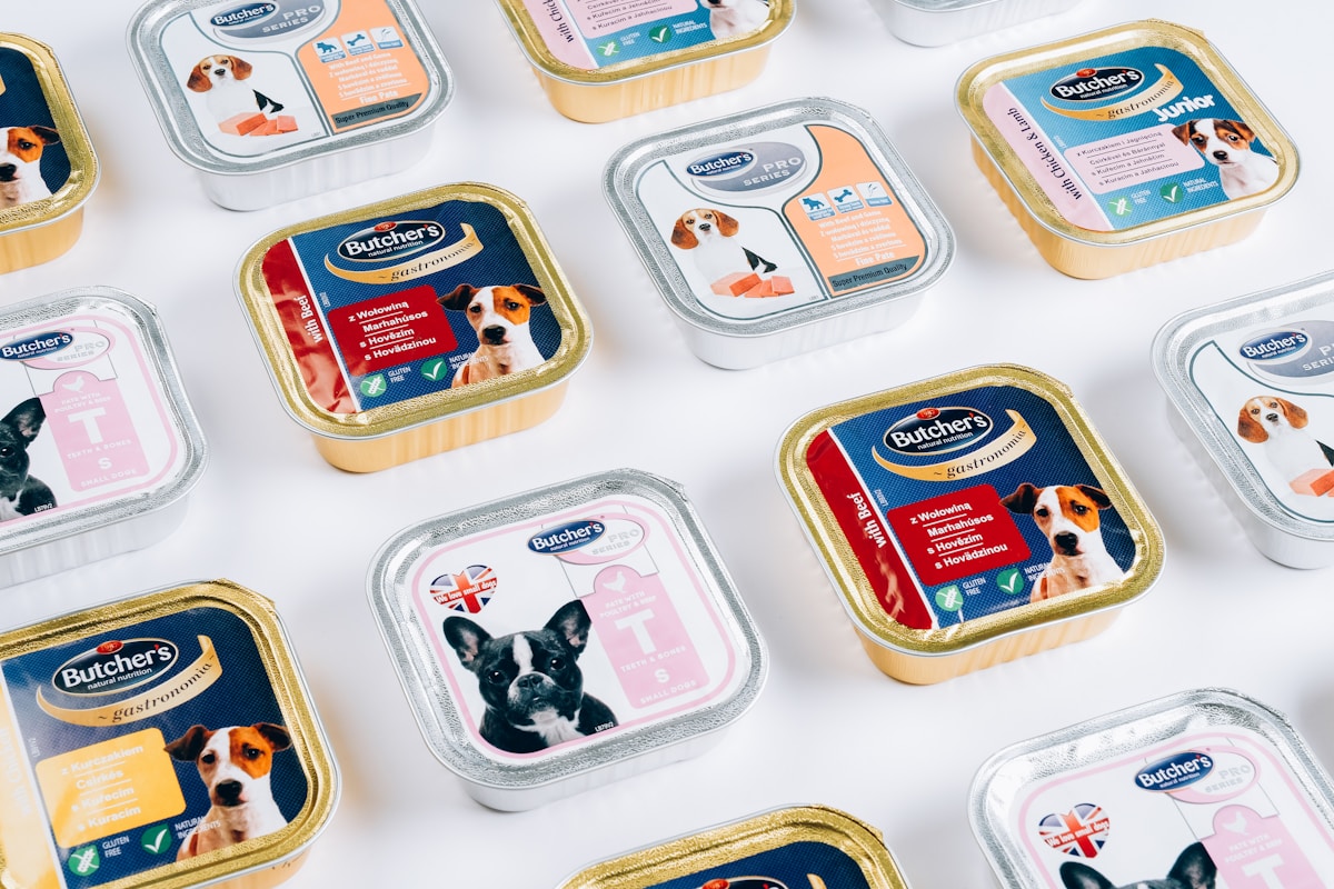Pet food packaging application scene