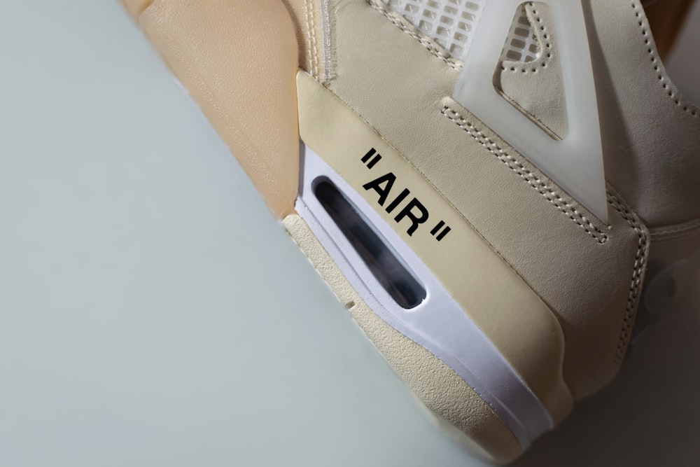 Grau und weiß Nike Air Max