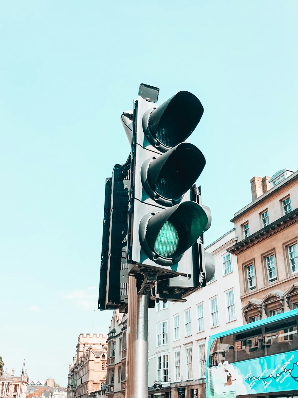 traffic light on green light