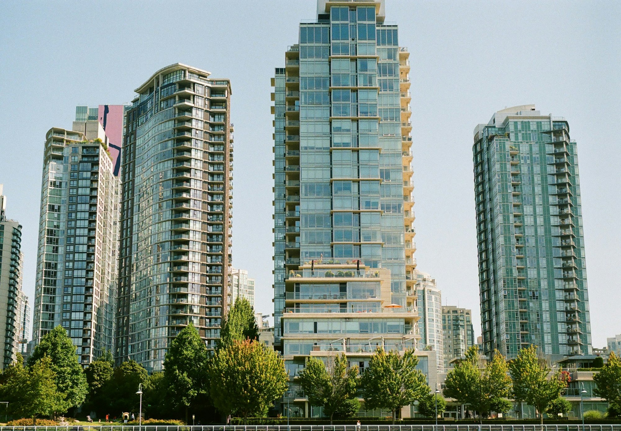 A shot taken with my Minolta during my trip in Vancouver this summer. Follow my insta page: @pleindephotos