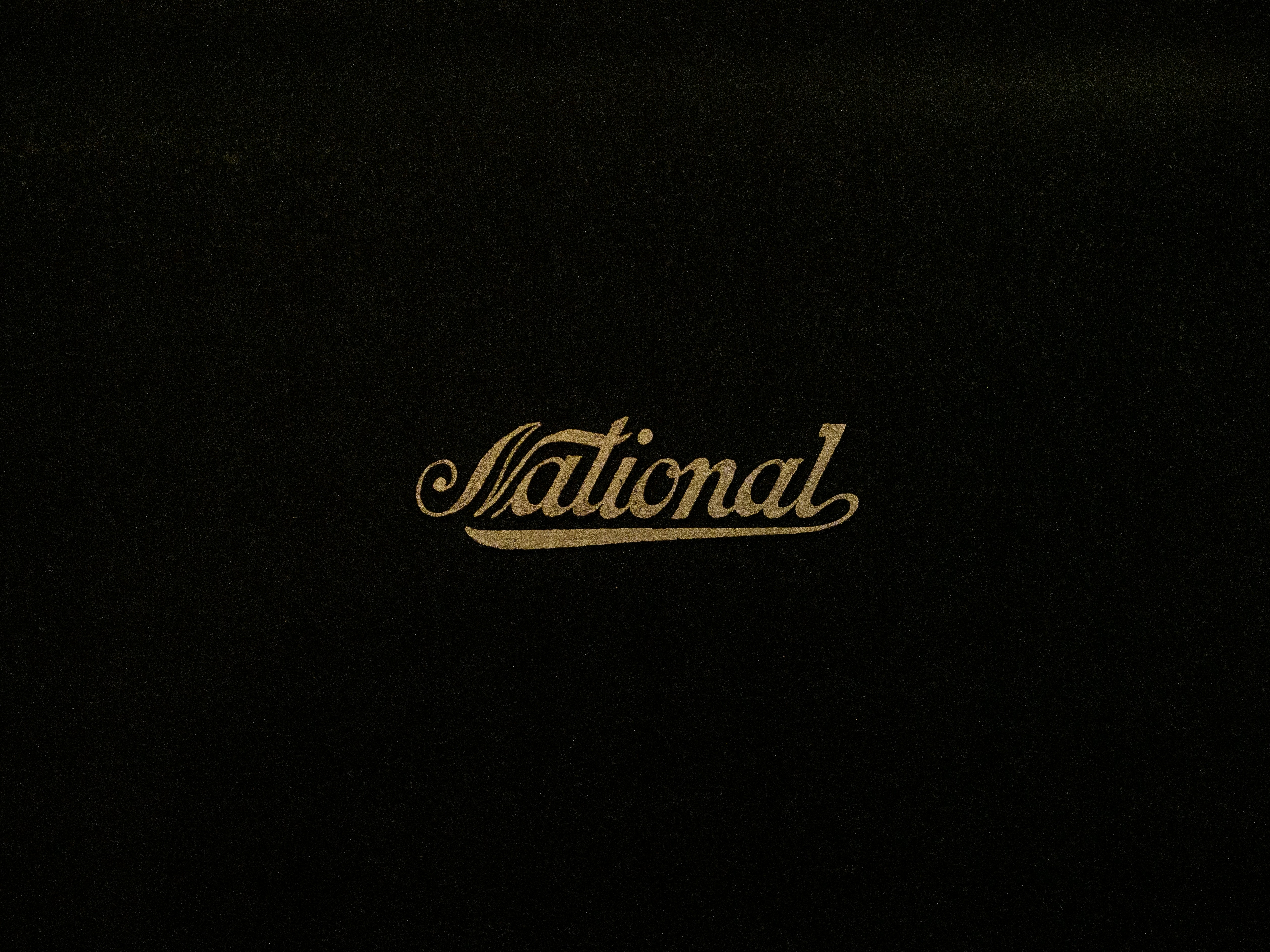 gray computer monitor