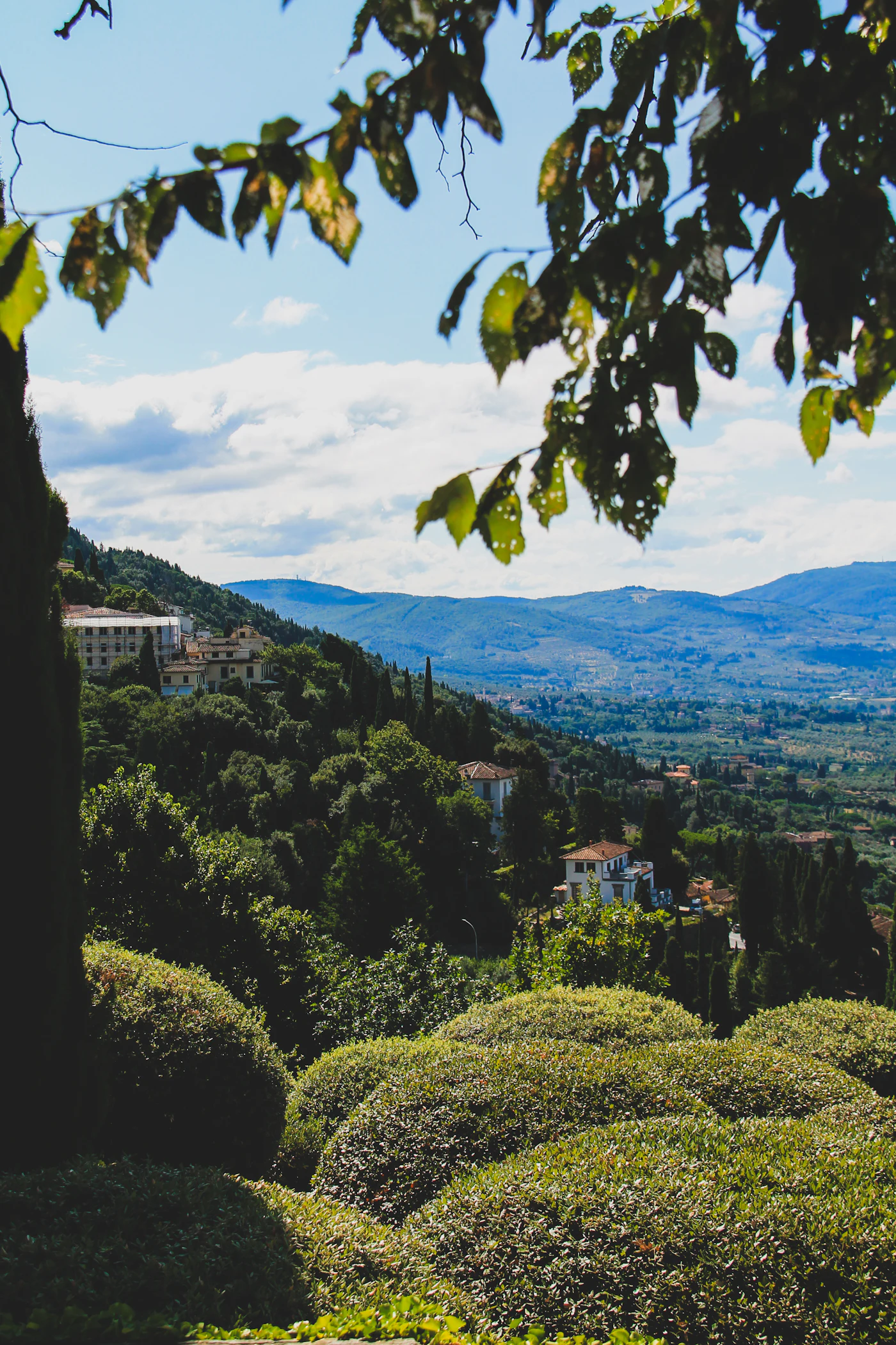 Tuscan hillside and broad landscape view used for planning a Fiesole viewpoint visit
