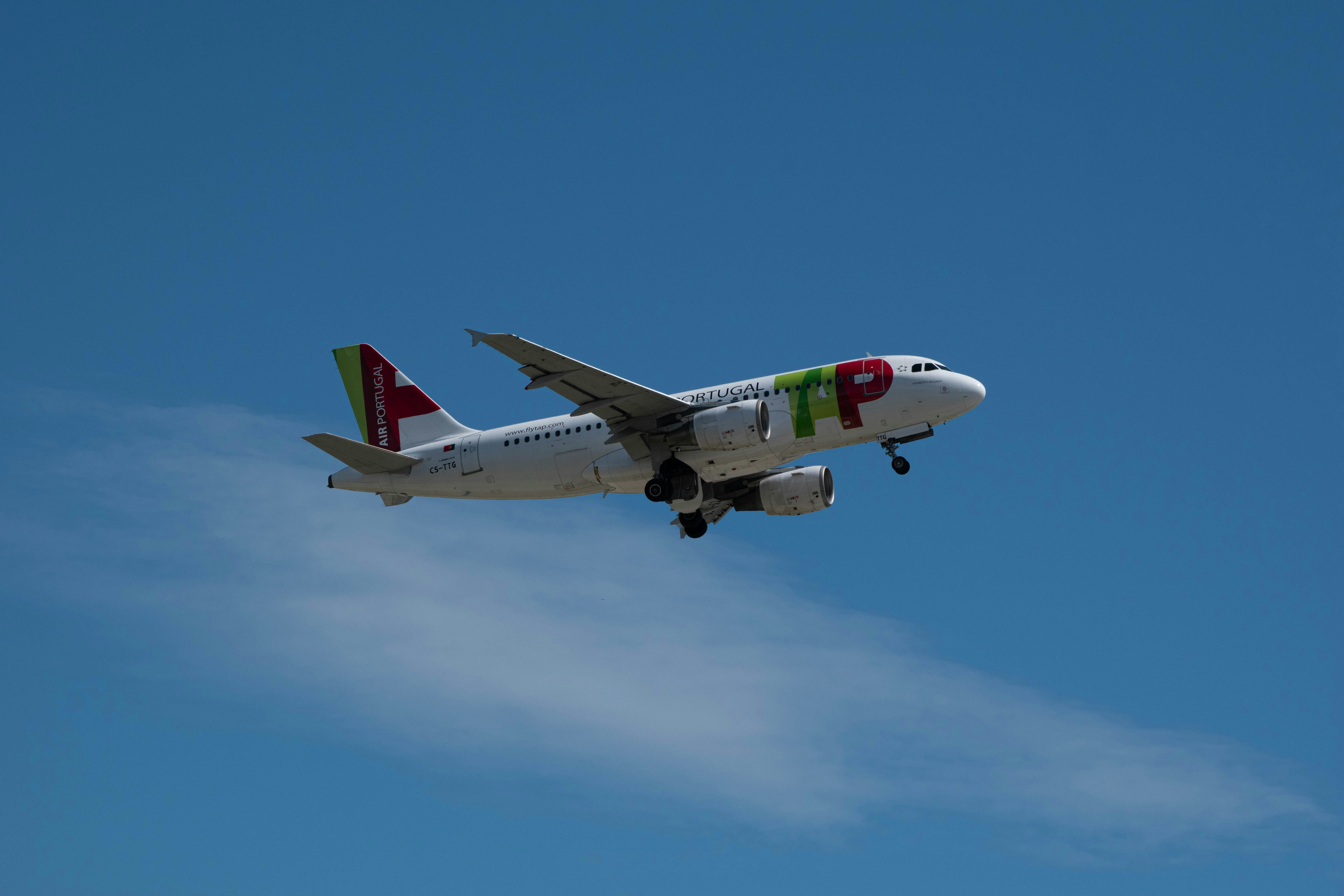 Portugal espera ofertas vinculantes por TAP en la disputa final entre Air France-KLM y Lufthansa