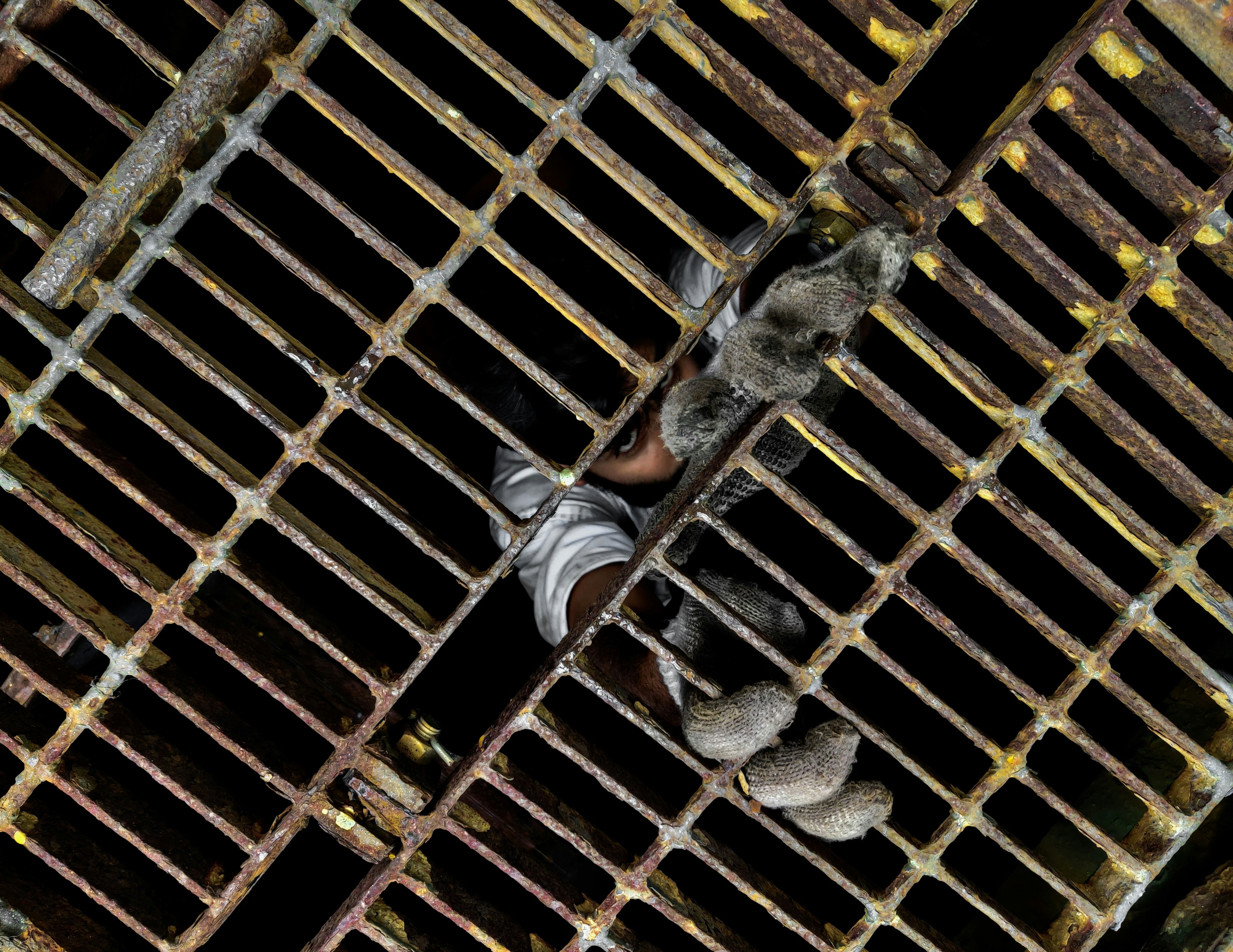 photo 1597918969721 91e8b62935c5?crop=entropy&cs=tinysrgb&fit=max&fm=jpg&ixid=M3w1MjQ0NjR8MHwxfHNlYXJjaHwxMHx8TWV0YWwlMjBzcG9ya3xlbnwwfDB8fHwxNzUxNDYwNTk3fDA&ixlib=rb 4.1