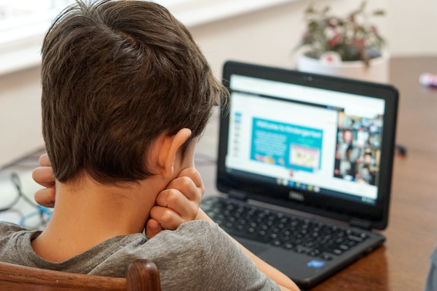 10 Ways to Protect Your Child's Eye Health at the Screen
