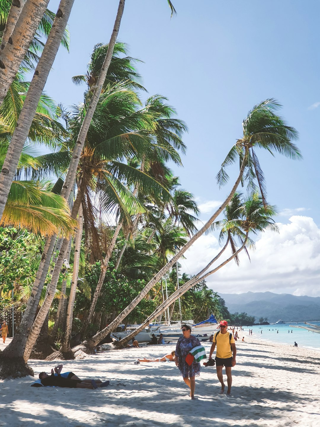 travelers stories about Beach in Boracay, Philippines