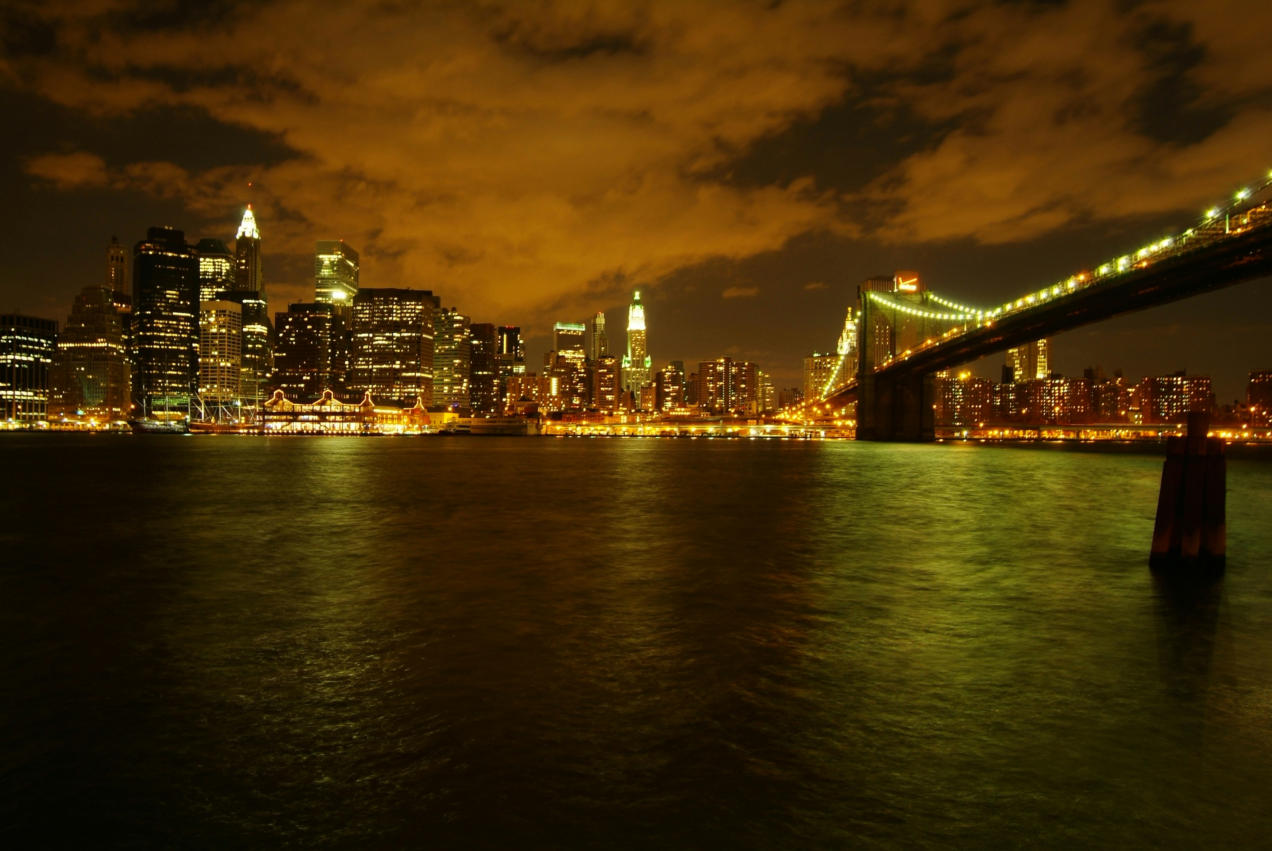 A night skyline on the top of the Hudson river, from a peculiar point of view.