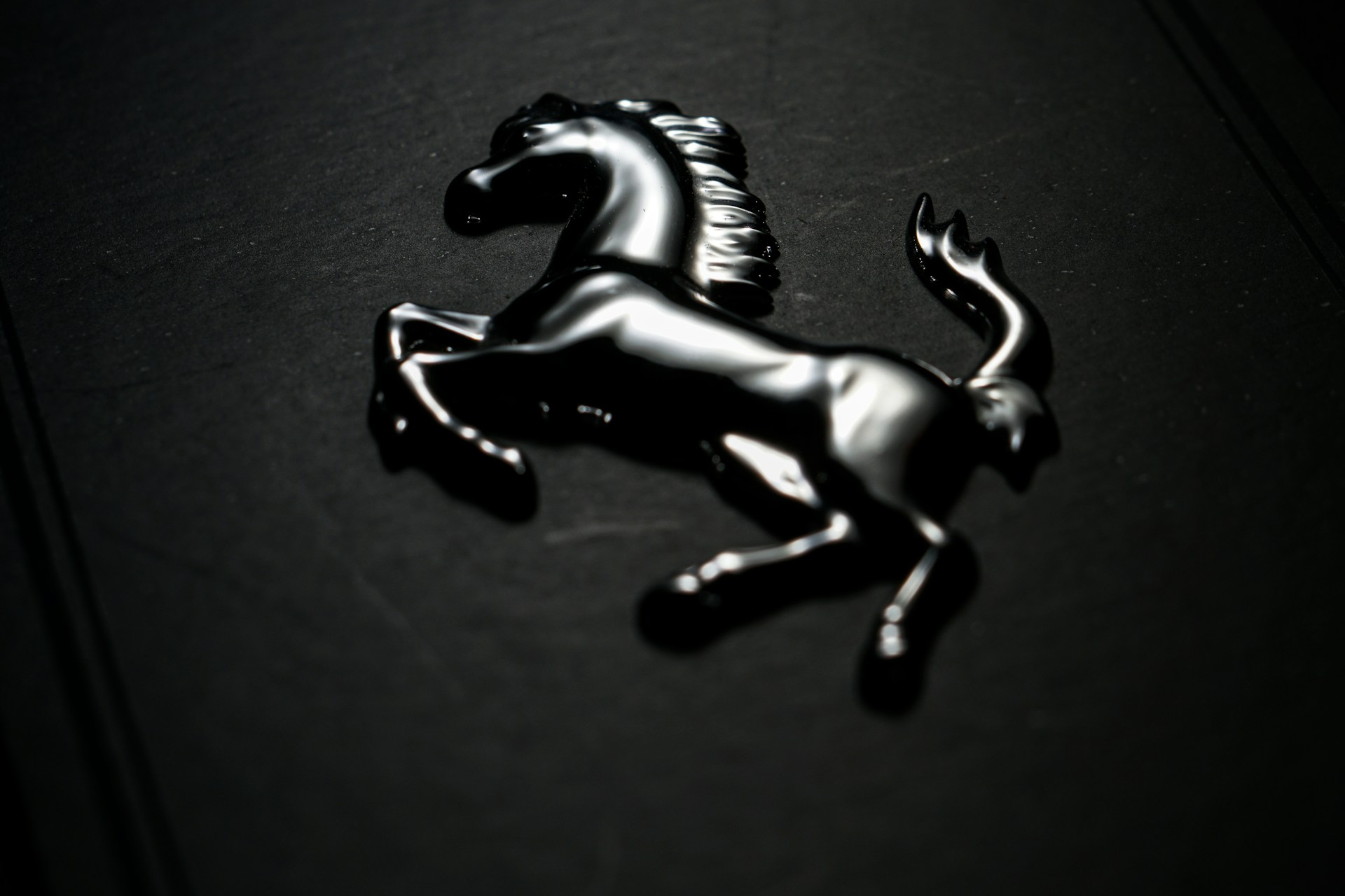 gray computer monitor