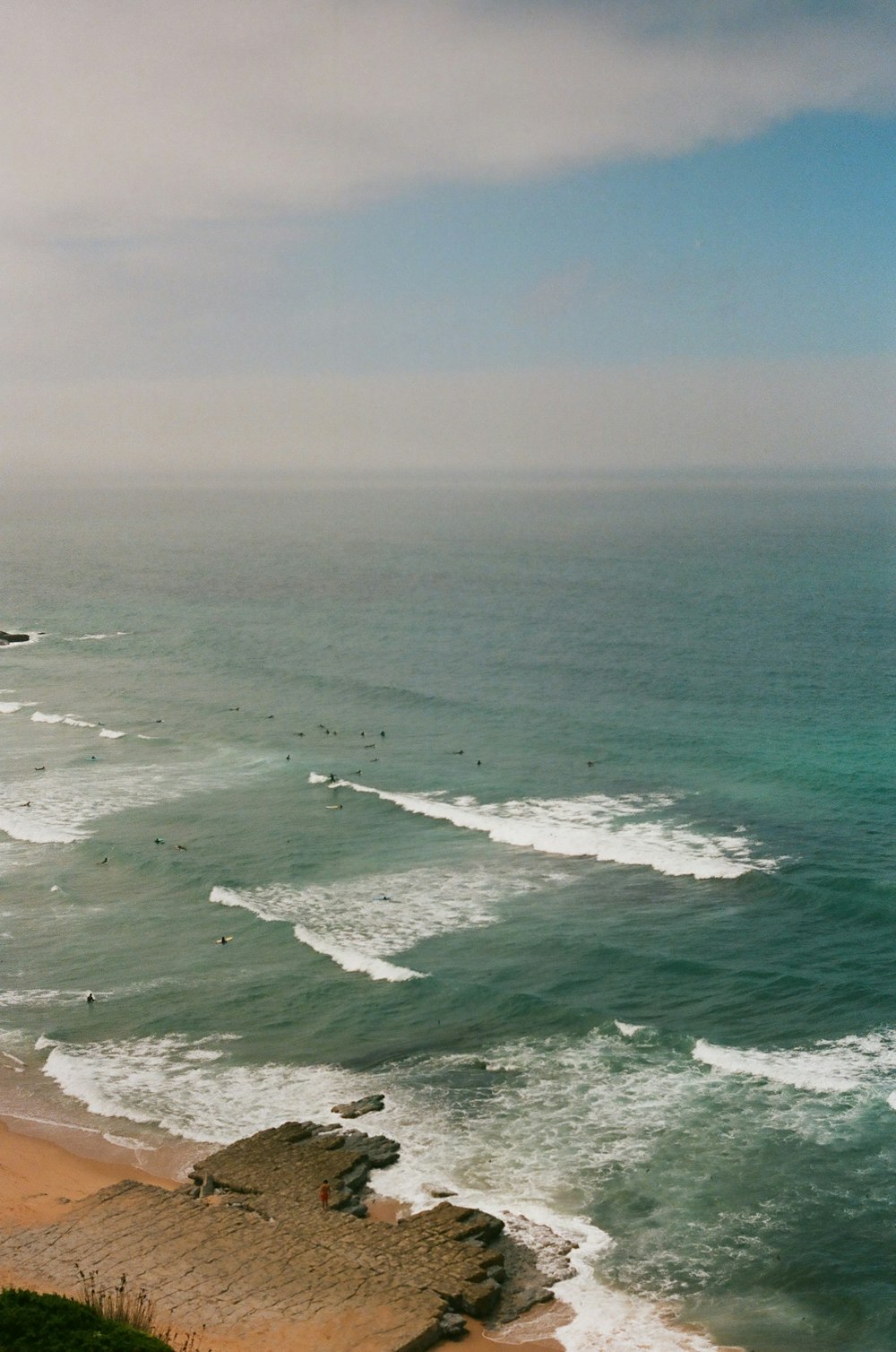 vista panorâmica das ondas do mar