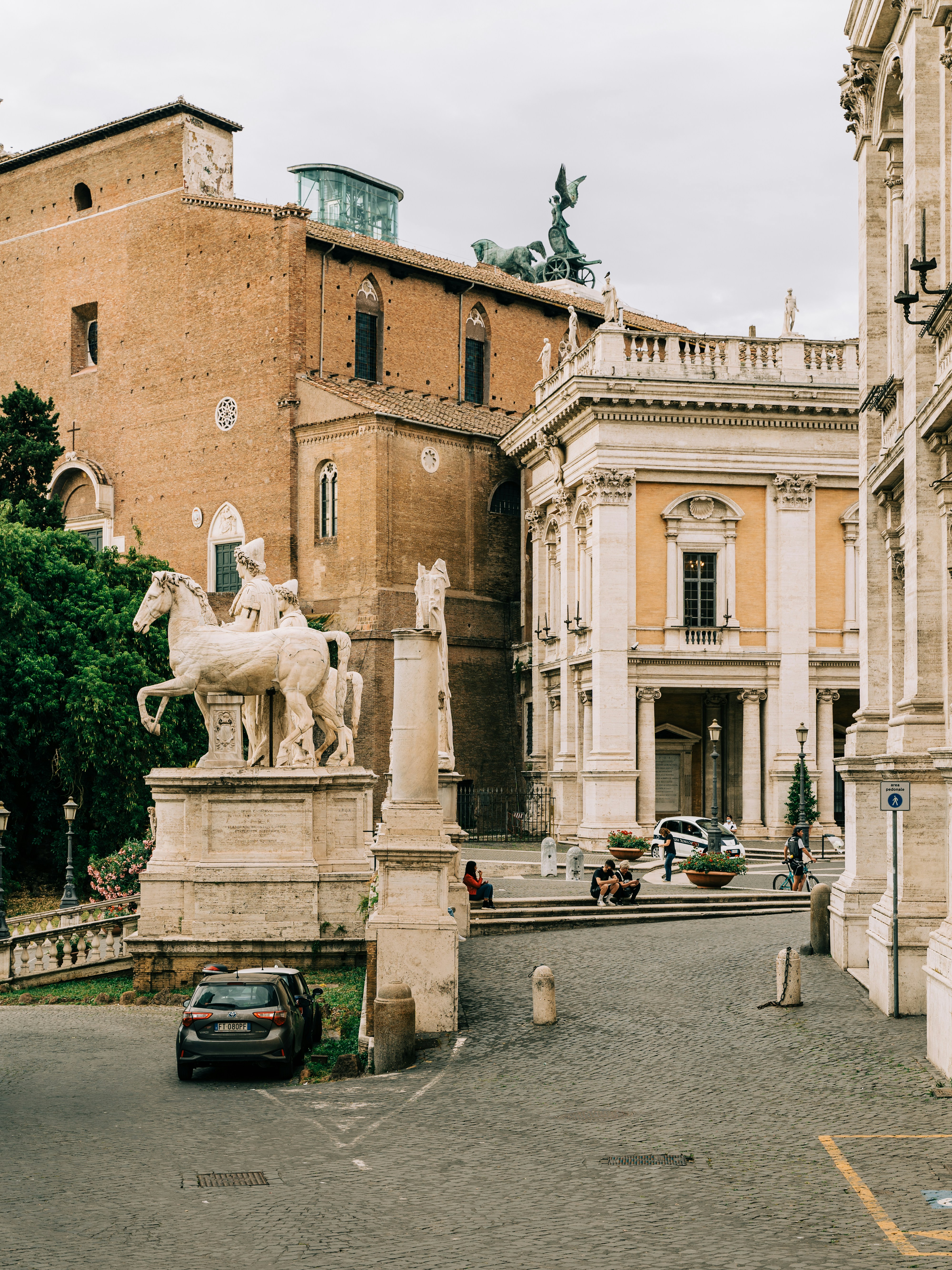 Photo by gabiontheroad