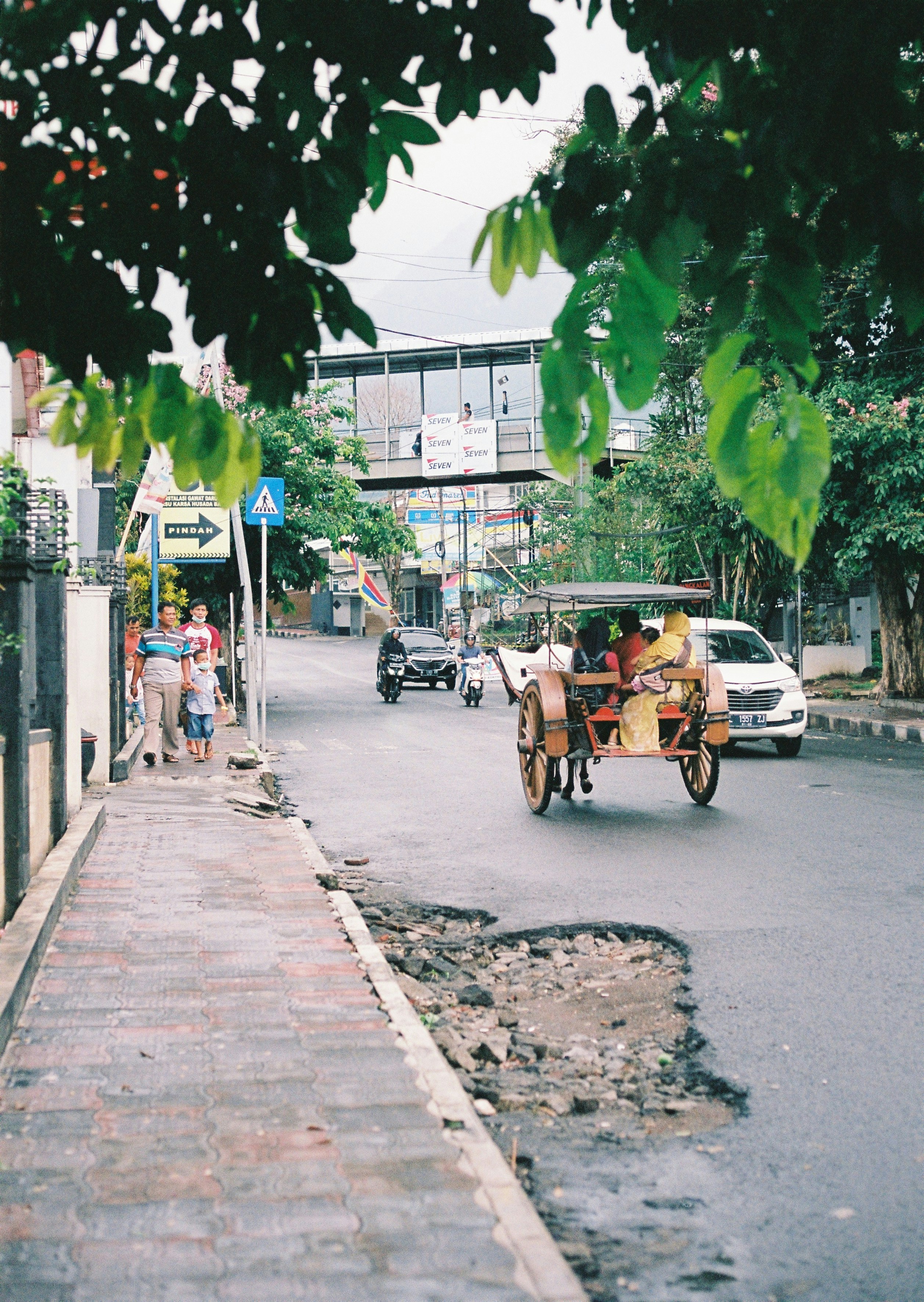 Photo by imanuelreza