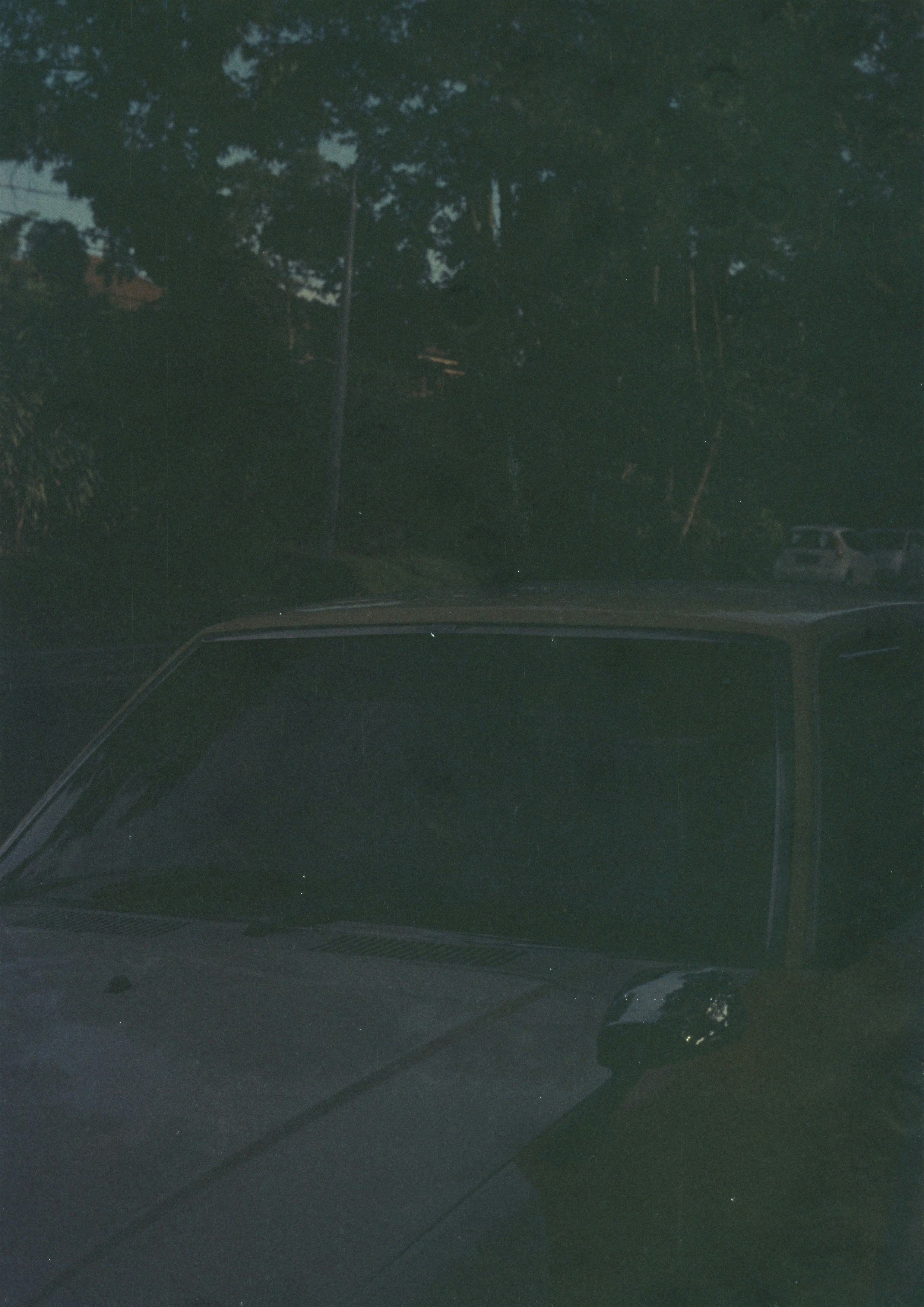 photo-1598104497790-7622db14b476?ixid=M3wxMjA3fDB8MXxzZWFyY2h8Nnx8Y2FyJTIwbW90JTIwaW4lMjBiaWNlc3RlcnxlbnwwfHx8fDE3NDkxMjUyODh8MA\u0026ixlib=rb-4.1.0