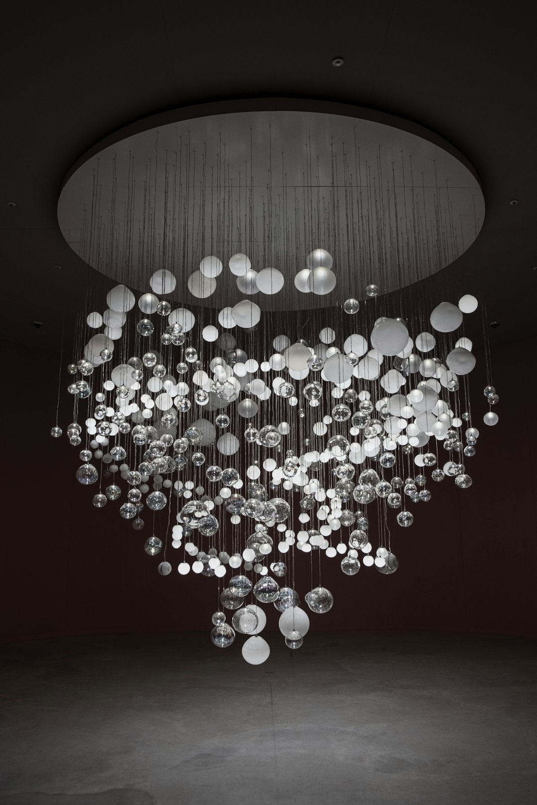  white and silver round pendant lamp chandelier