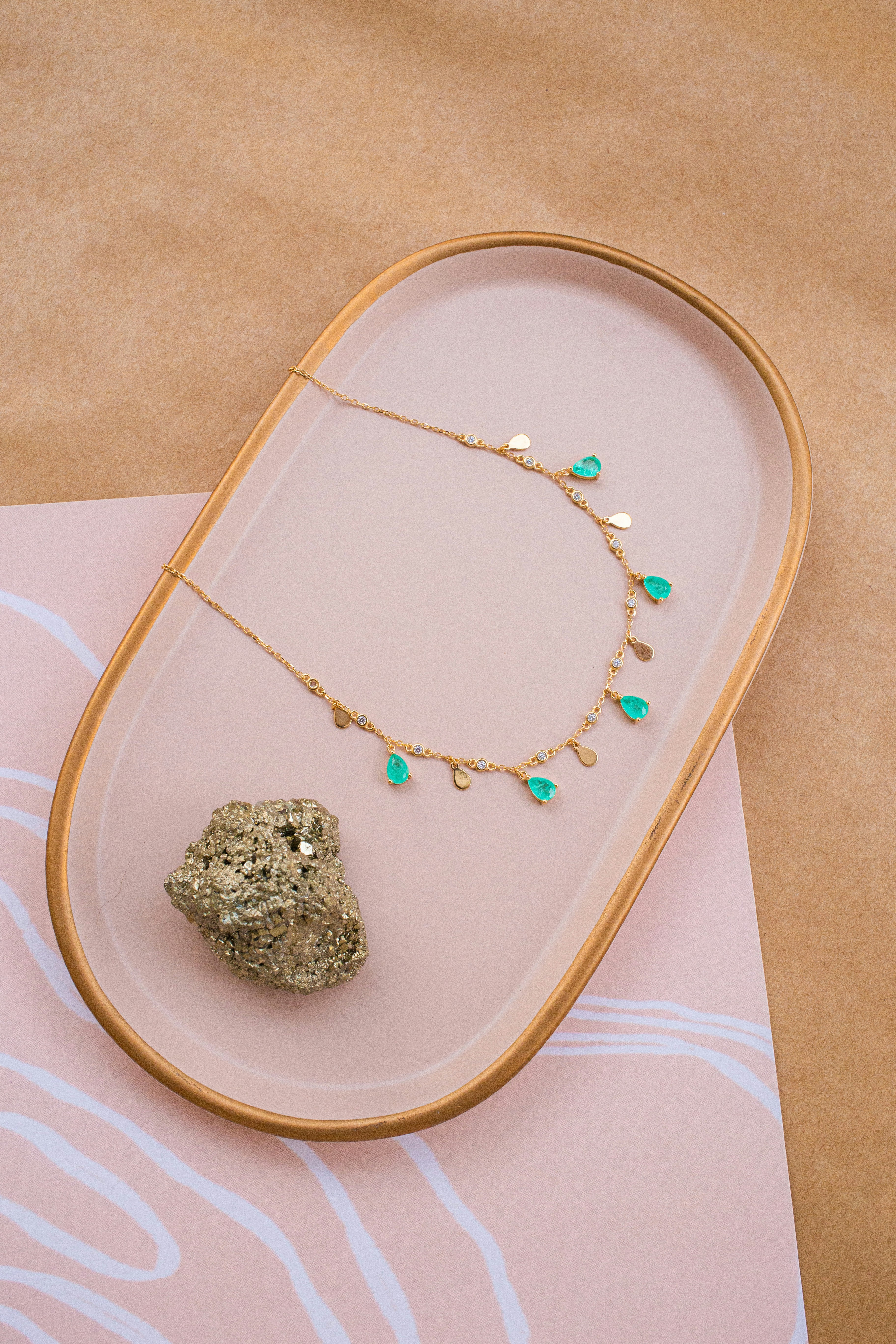 Collier Fantaisie Femme - Perles Argentées, Petites Fleurs, Pierres Bleu Clair