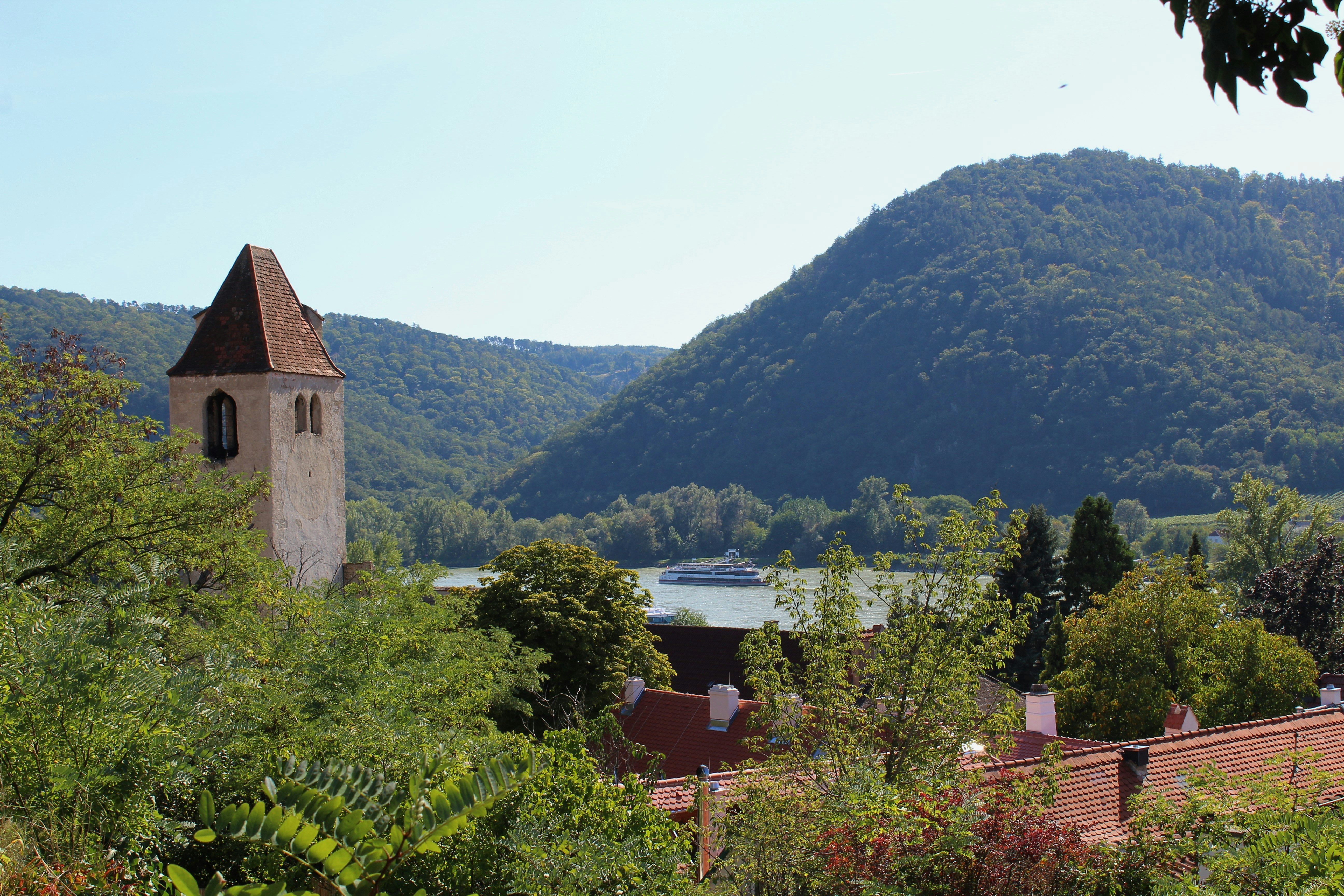 Découvrez la beauté de la nature en croisiere sur le Danube.