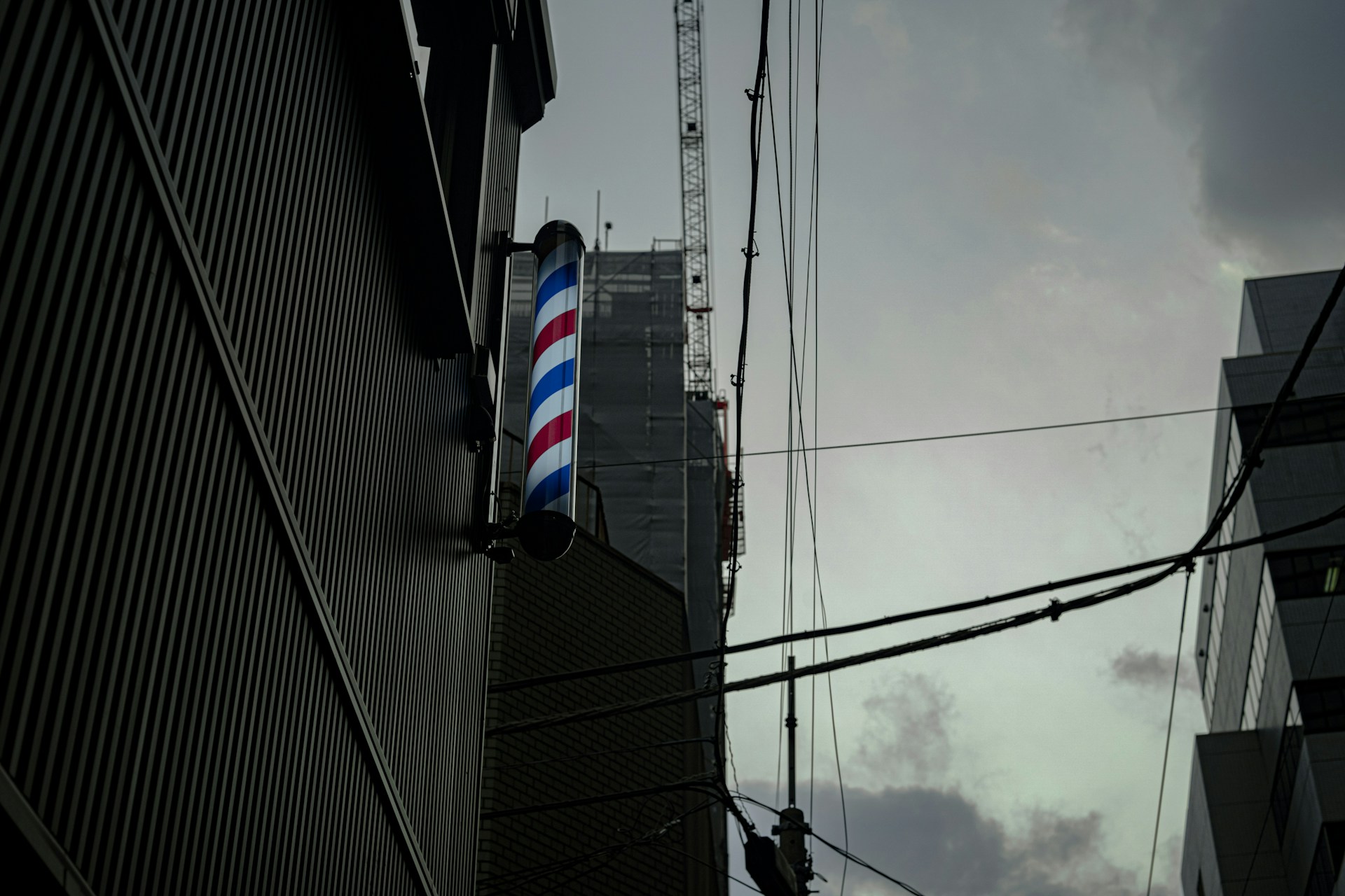 black and white bed linen