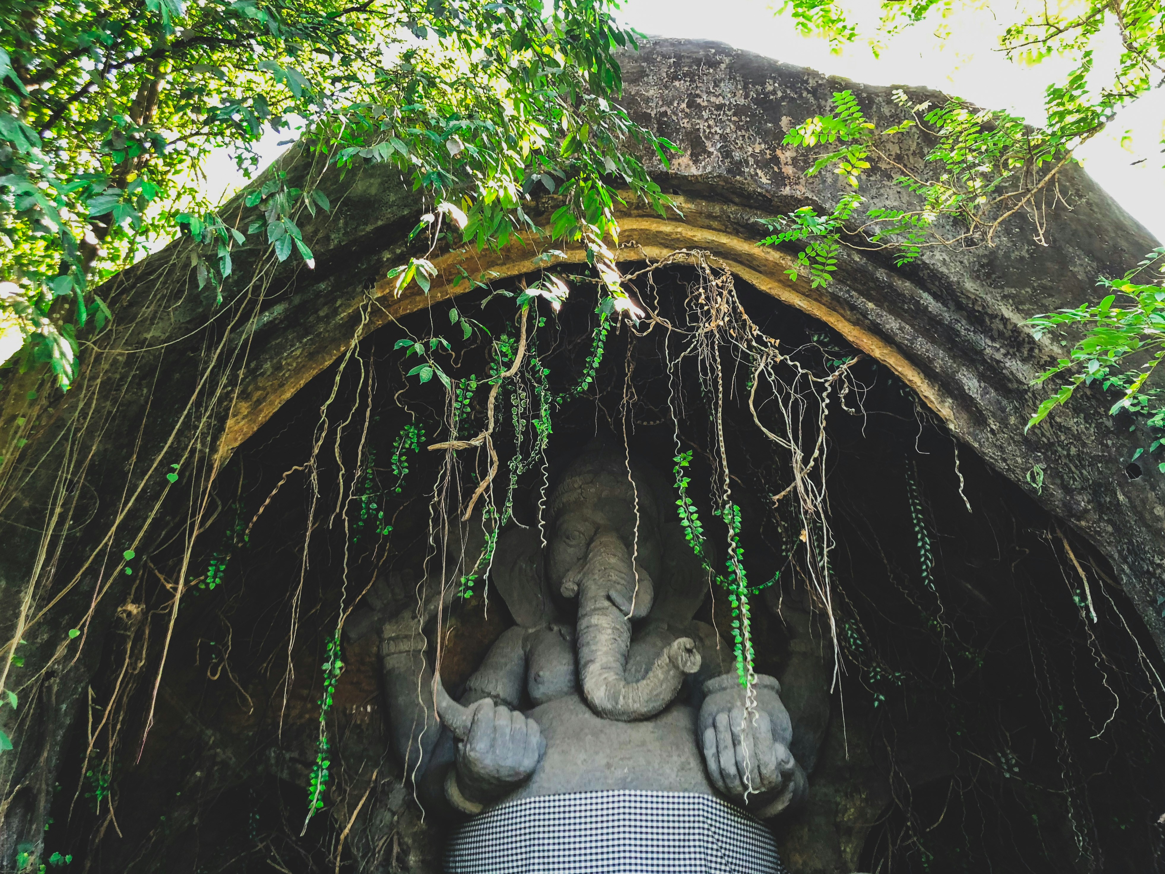 Exploring the Elephanta Caves: An Augmented Reality Adventure