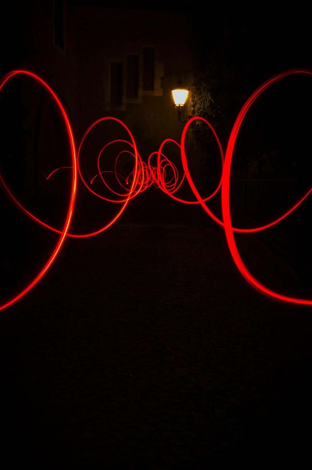 Signalisation lumineuse au néon rouge et blanc