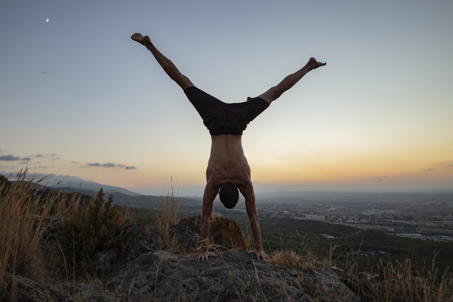 Tabla de flexiones multifunción con 3 alturas sobre suelo de madera